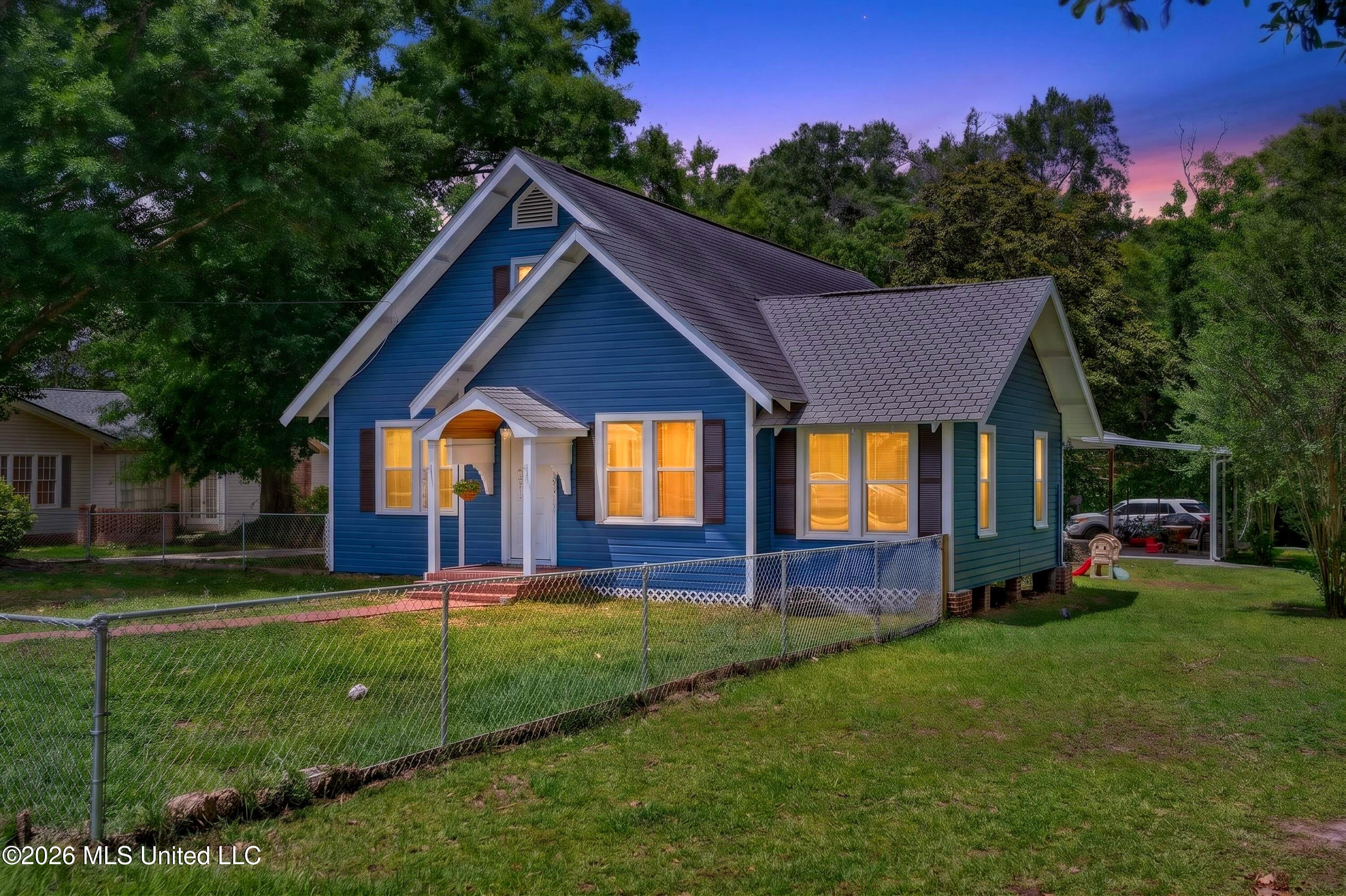 611 Glenwood Street — photo
