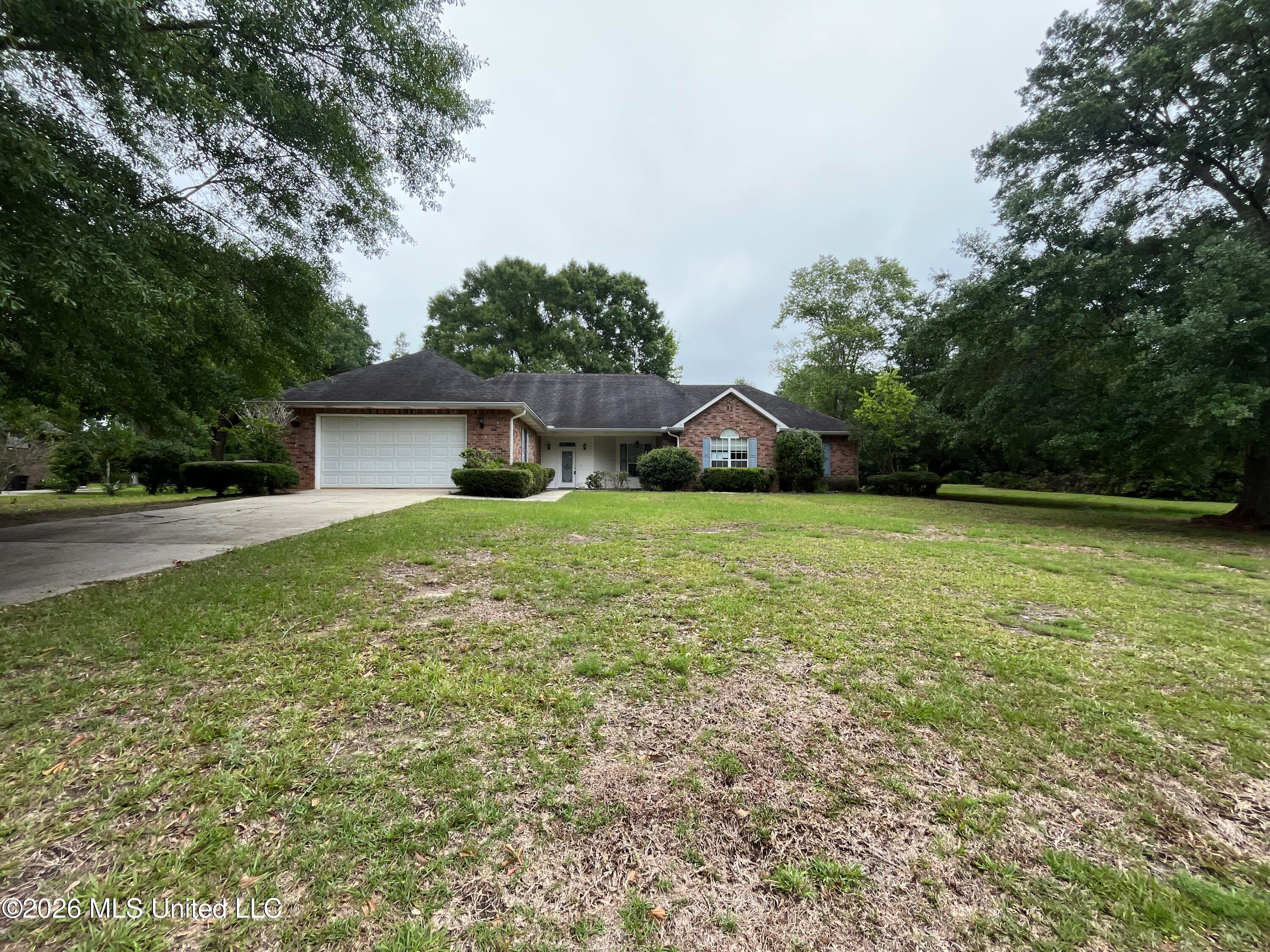 82 N Hill Drive — photo
