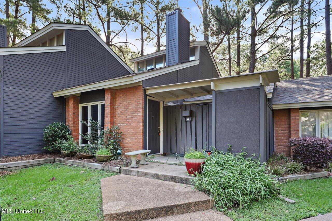 200 Woodgreen Drive — photo