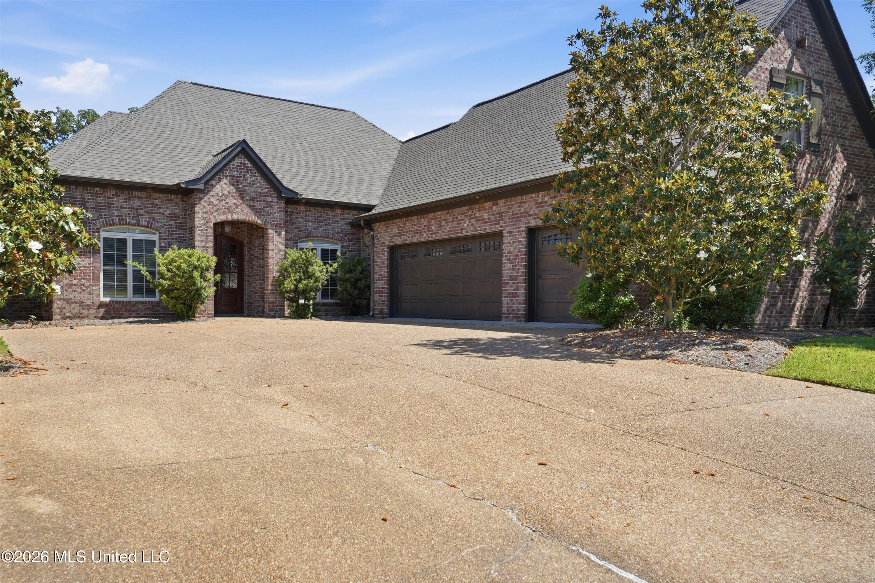 317 Gladeview Place — photo