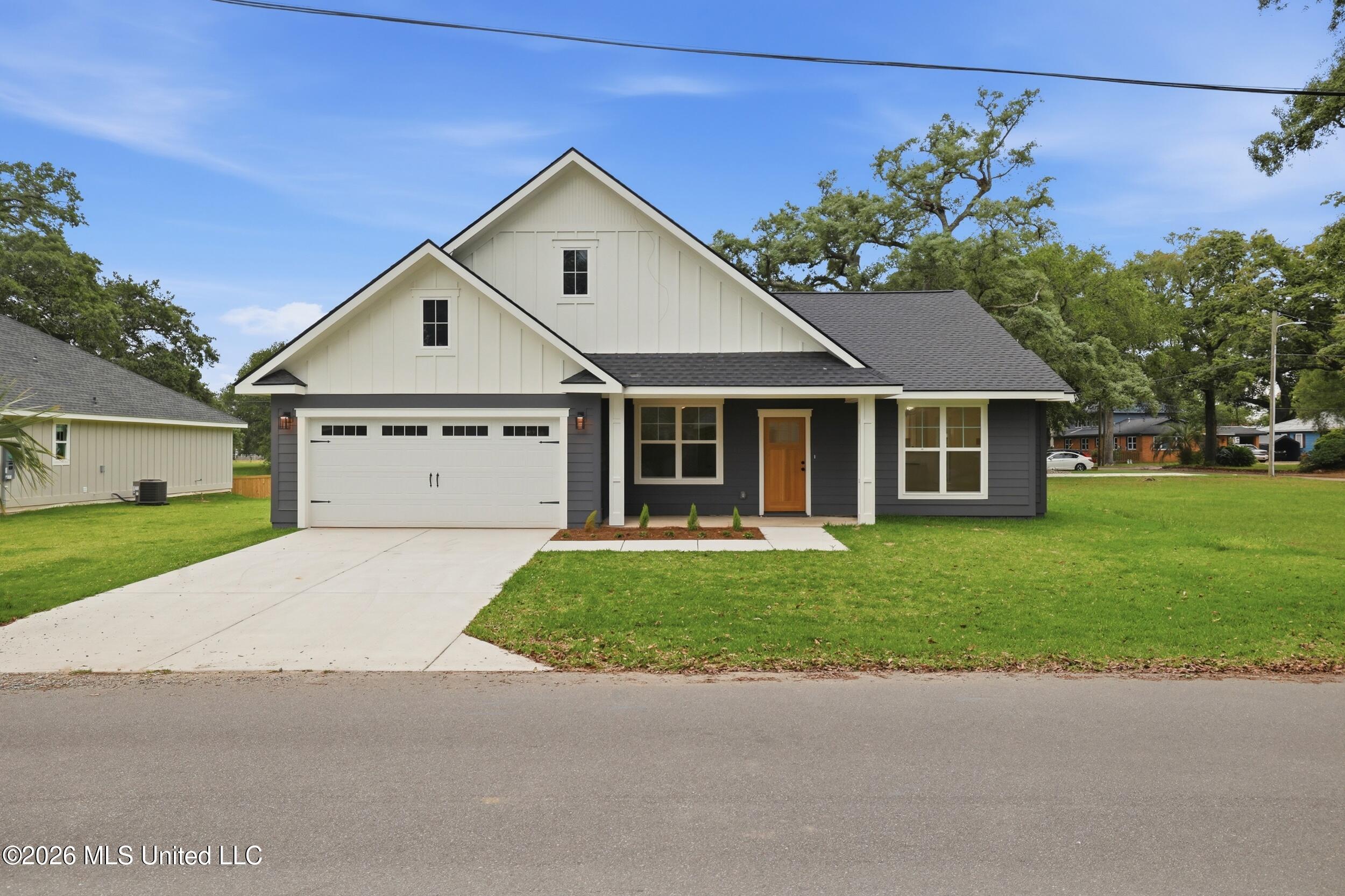 133 Iberville Drive — photo
