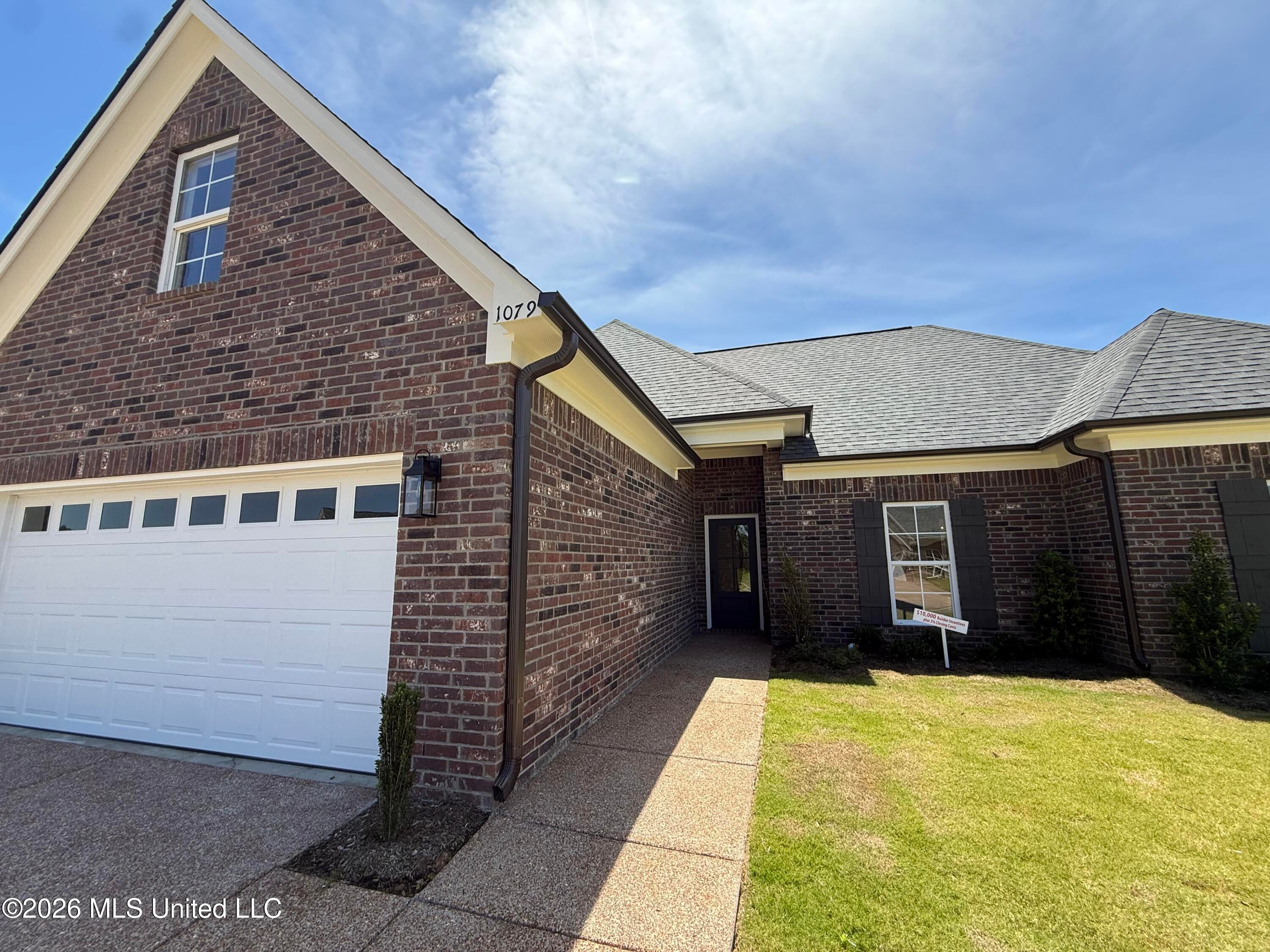 1079 Great Glen Drive — photo