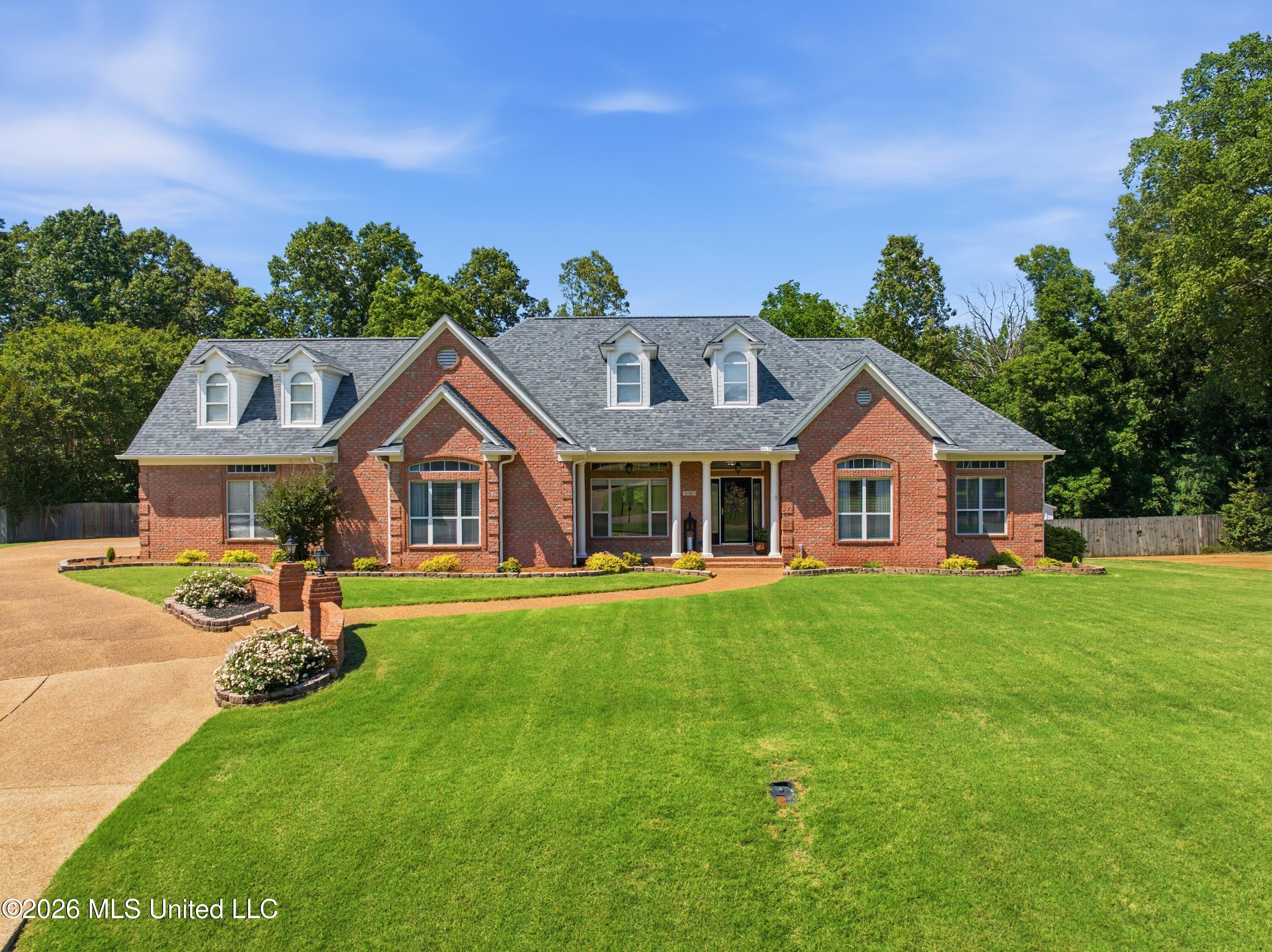 2582 Dickens Place Drive — photo