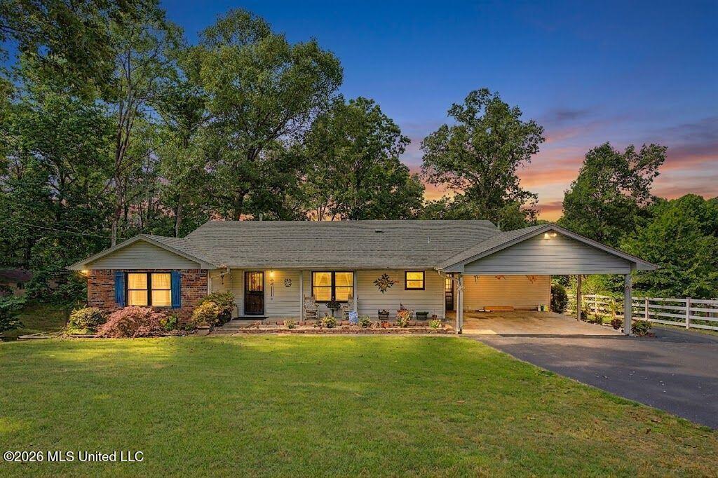 1463 Thunderbird Drive — photo