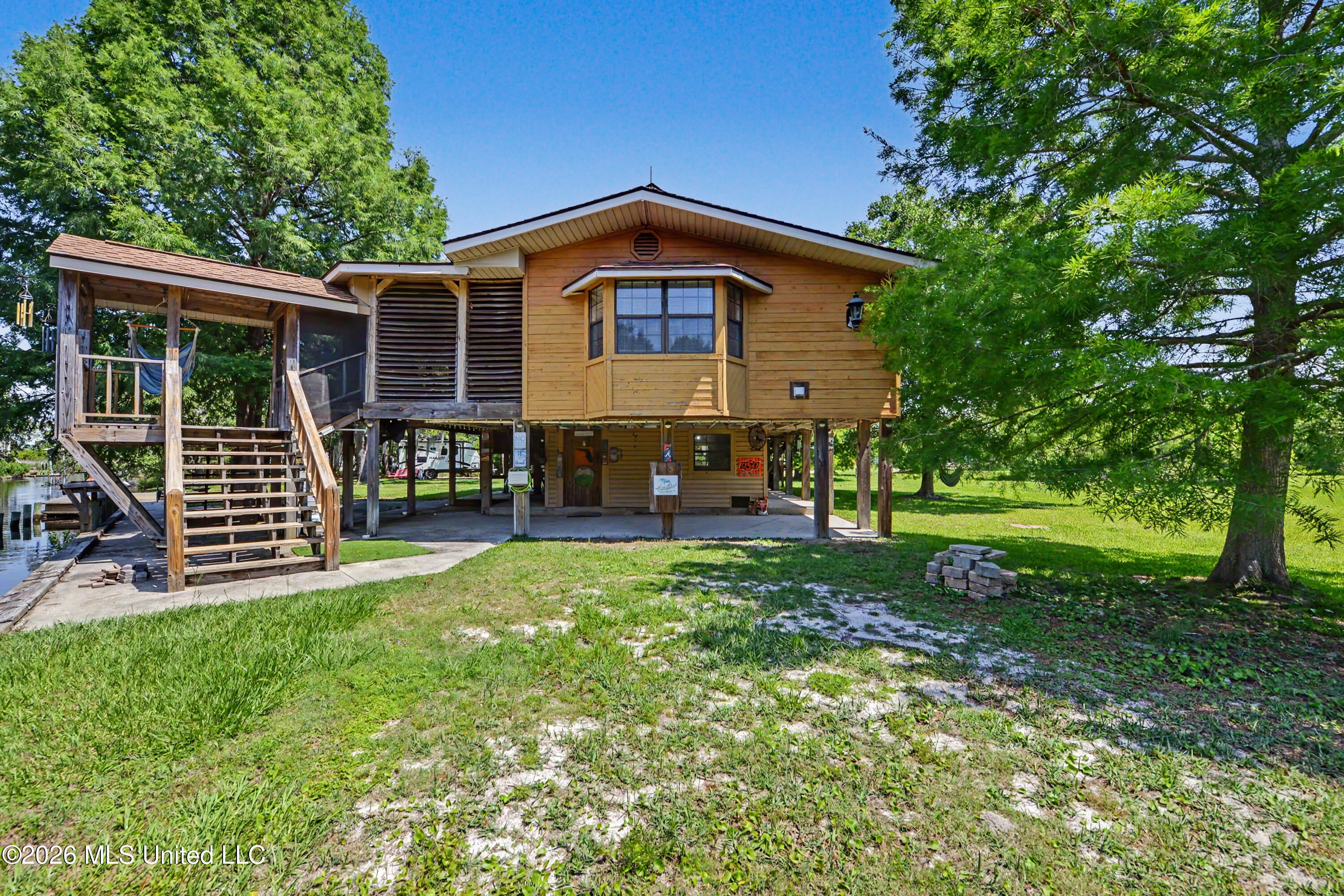 15 Wisteria Court — photo