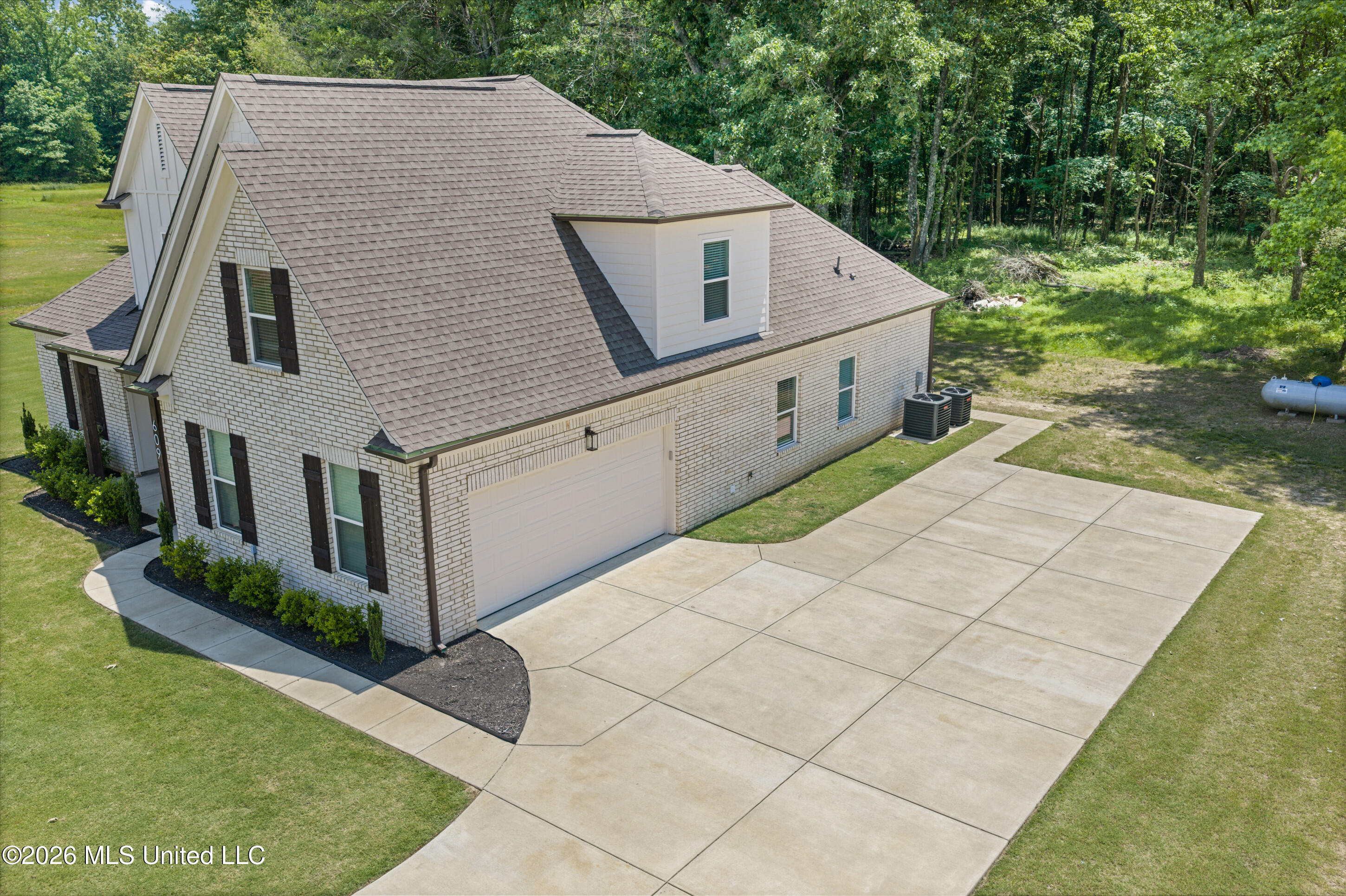 609 Centerline Roper Loop, Byhalia, MS 38611 — photo 3