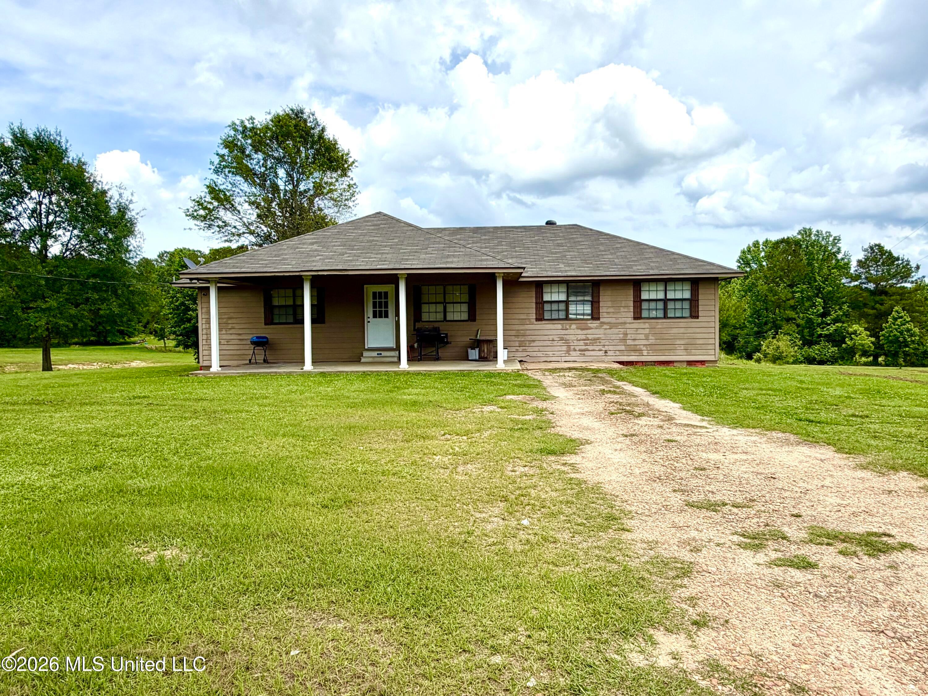 1602 Martin Lane — photo