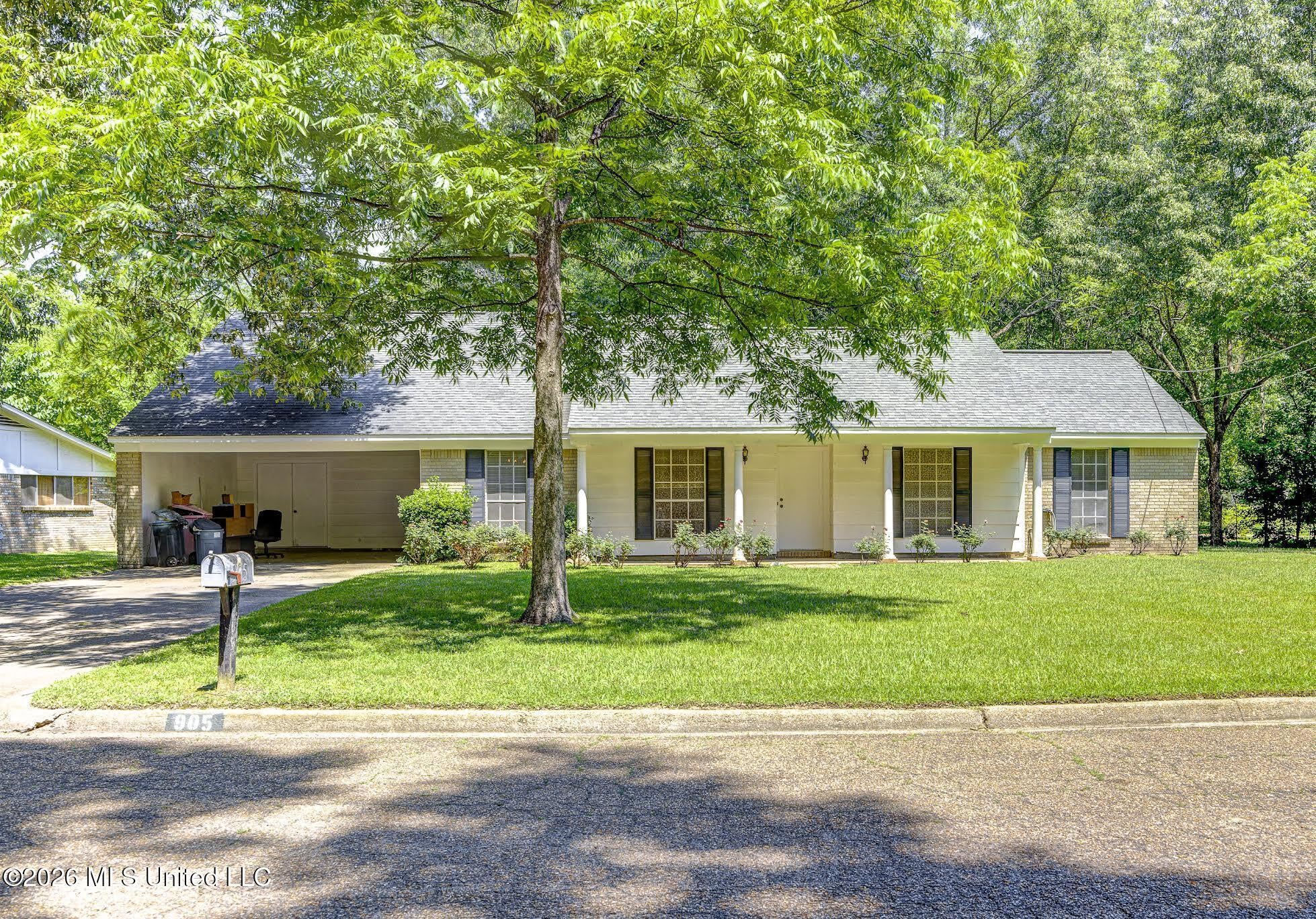 905 Wildwood Drive — photo