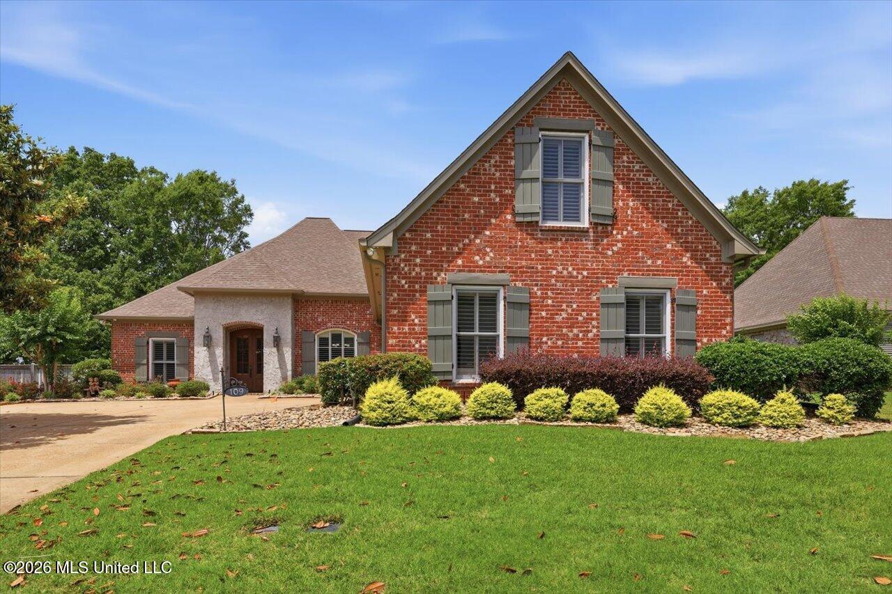 109 Victoria Place — photo