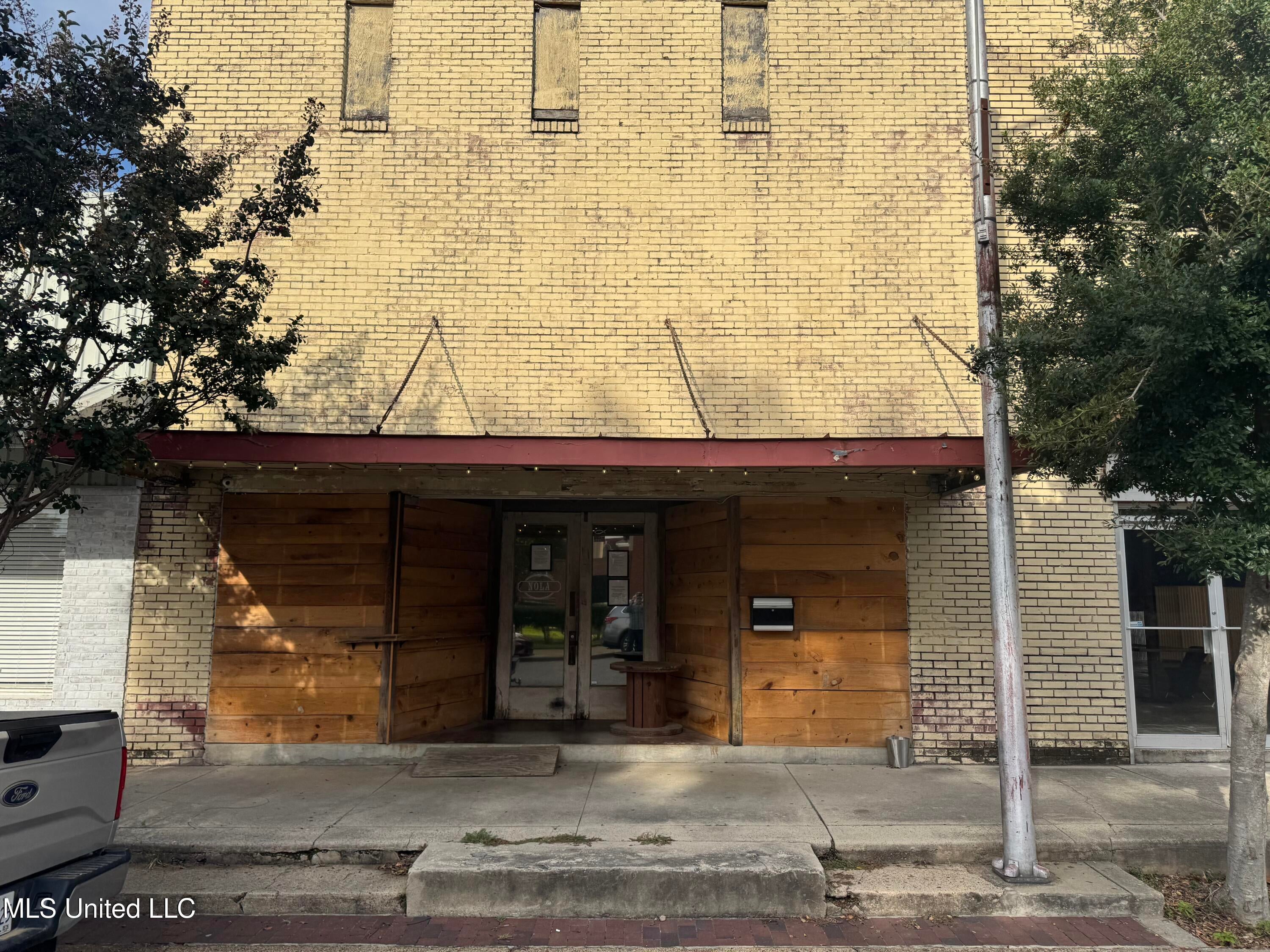 112 Court Avenue — photo
