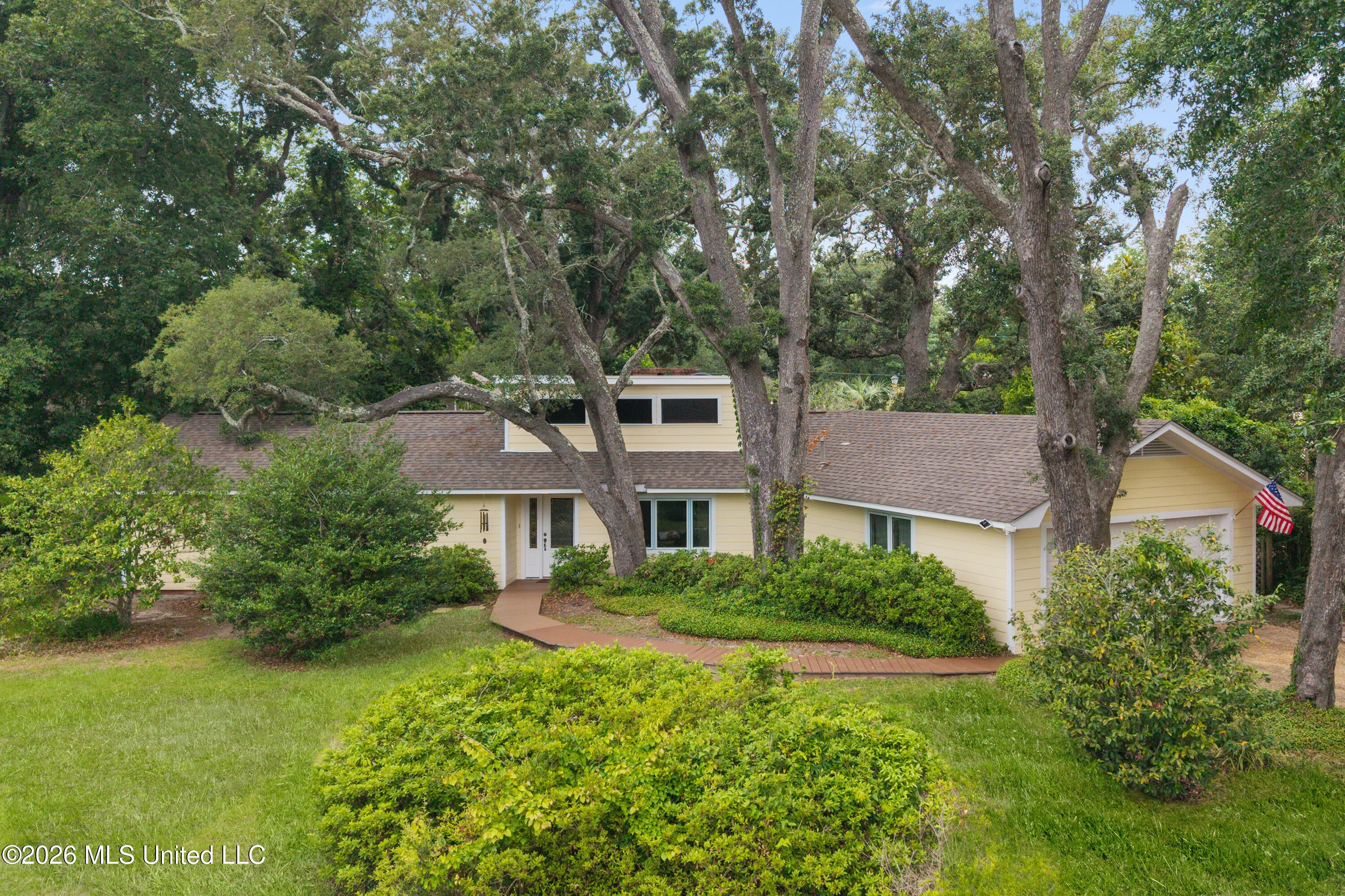 124 Shadowlawn Avenue — photo
