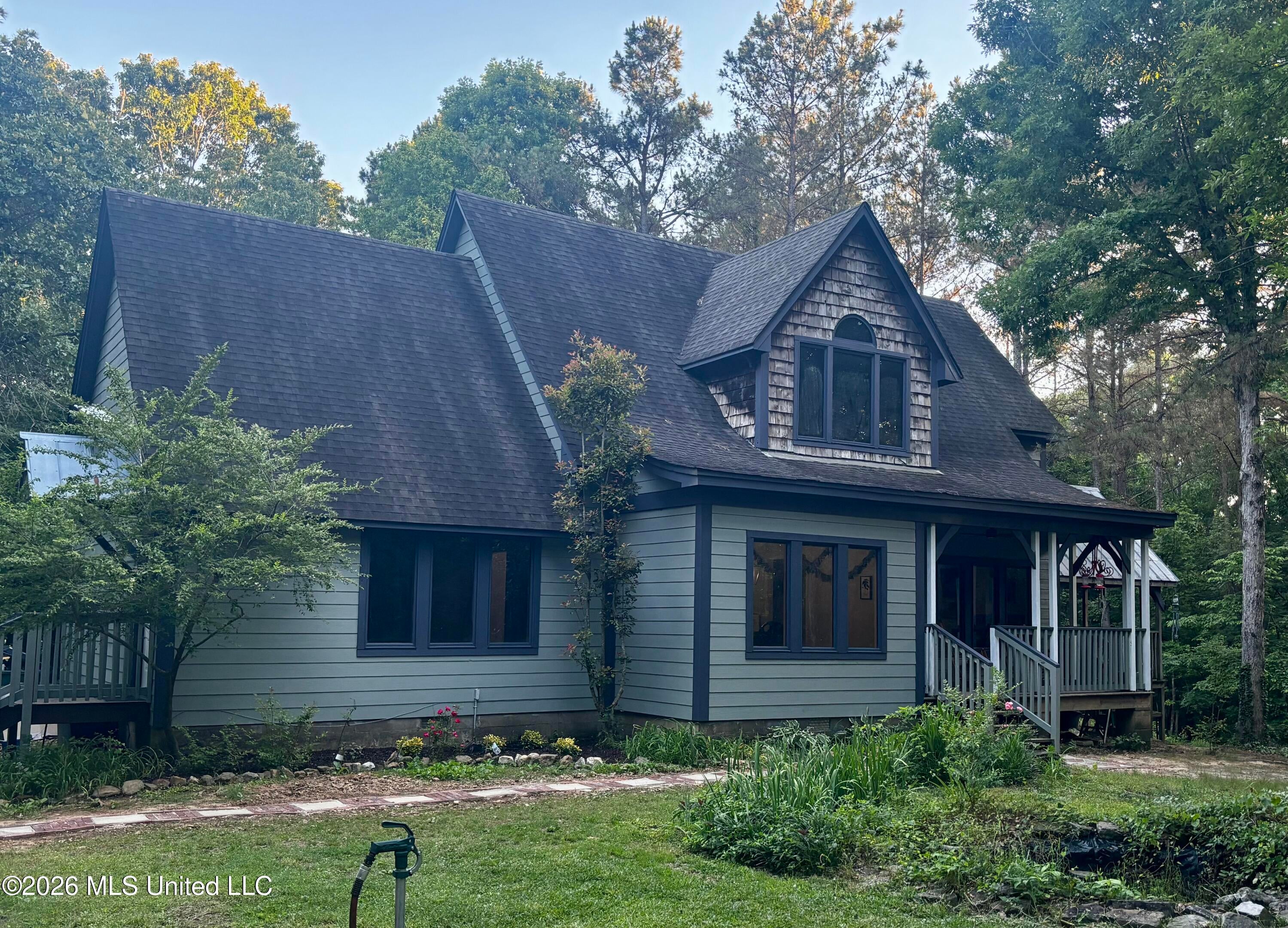 221 Pleasant Hill Drive — photo