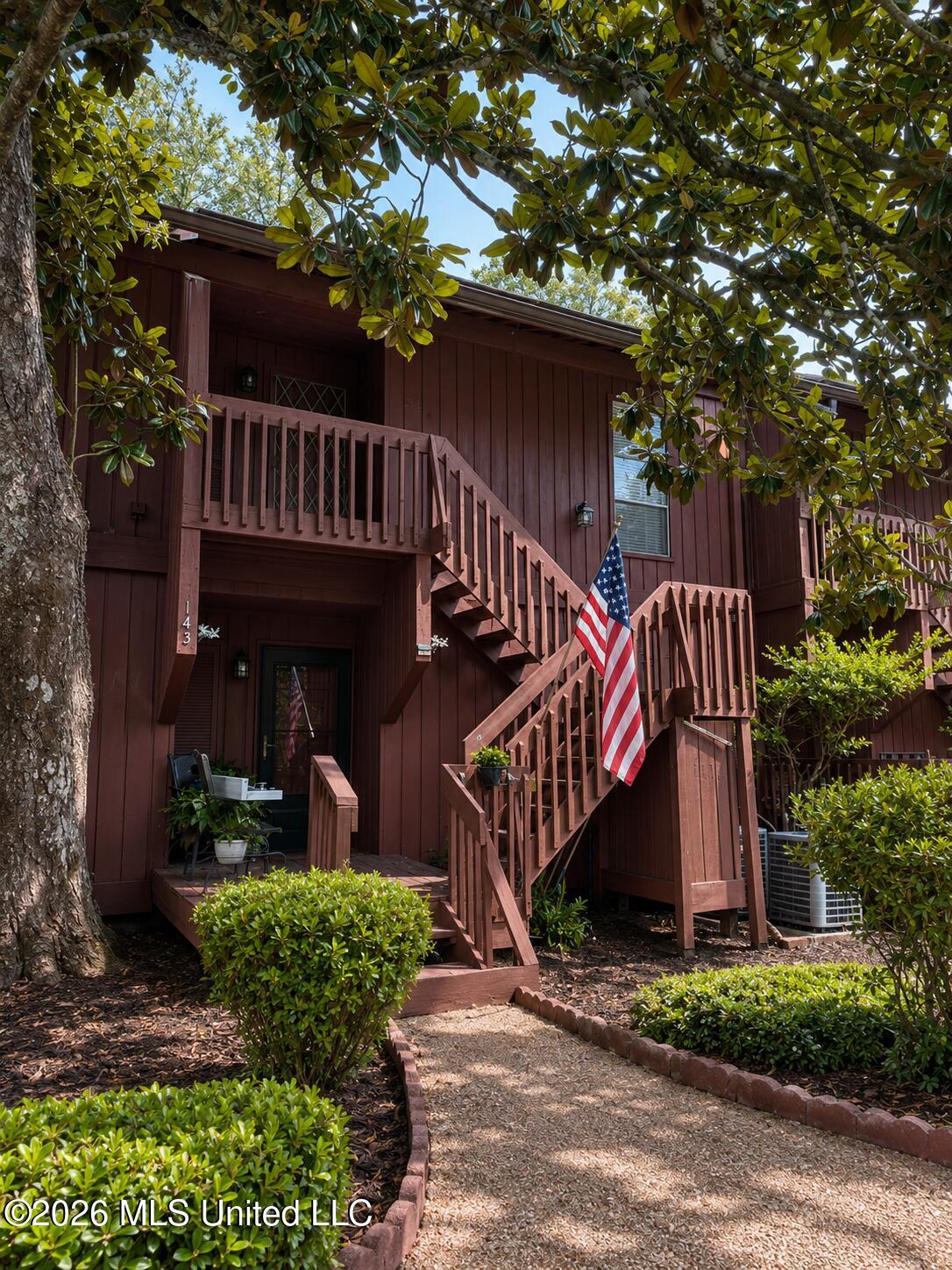 243 Lakeside Villa — photo