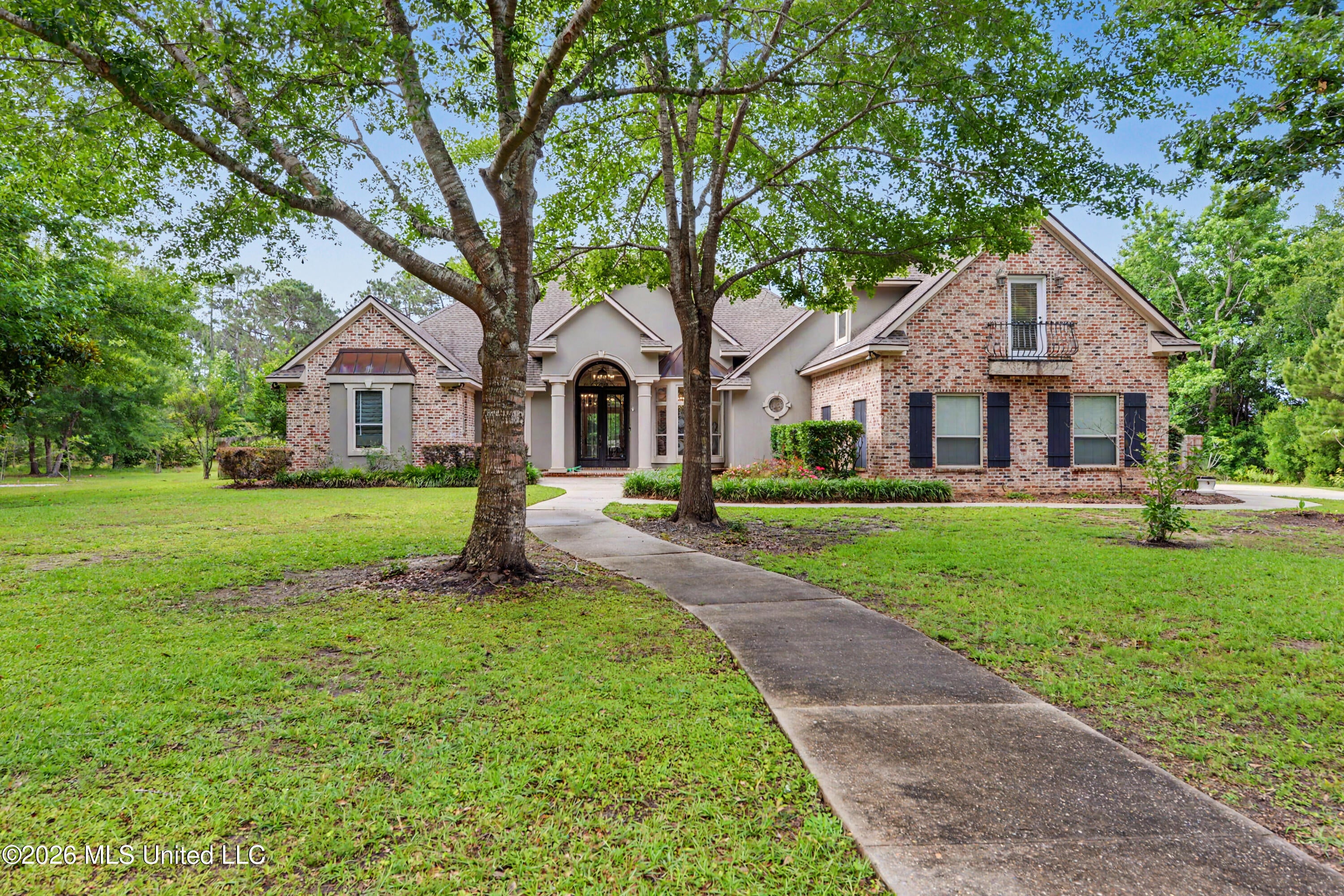 6101 Olde Oakview — photo
