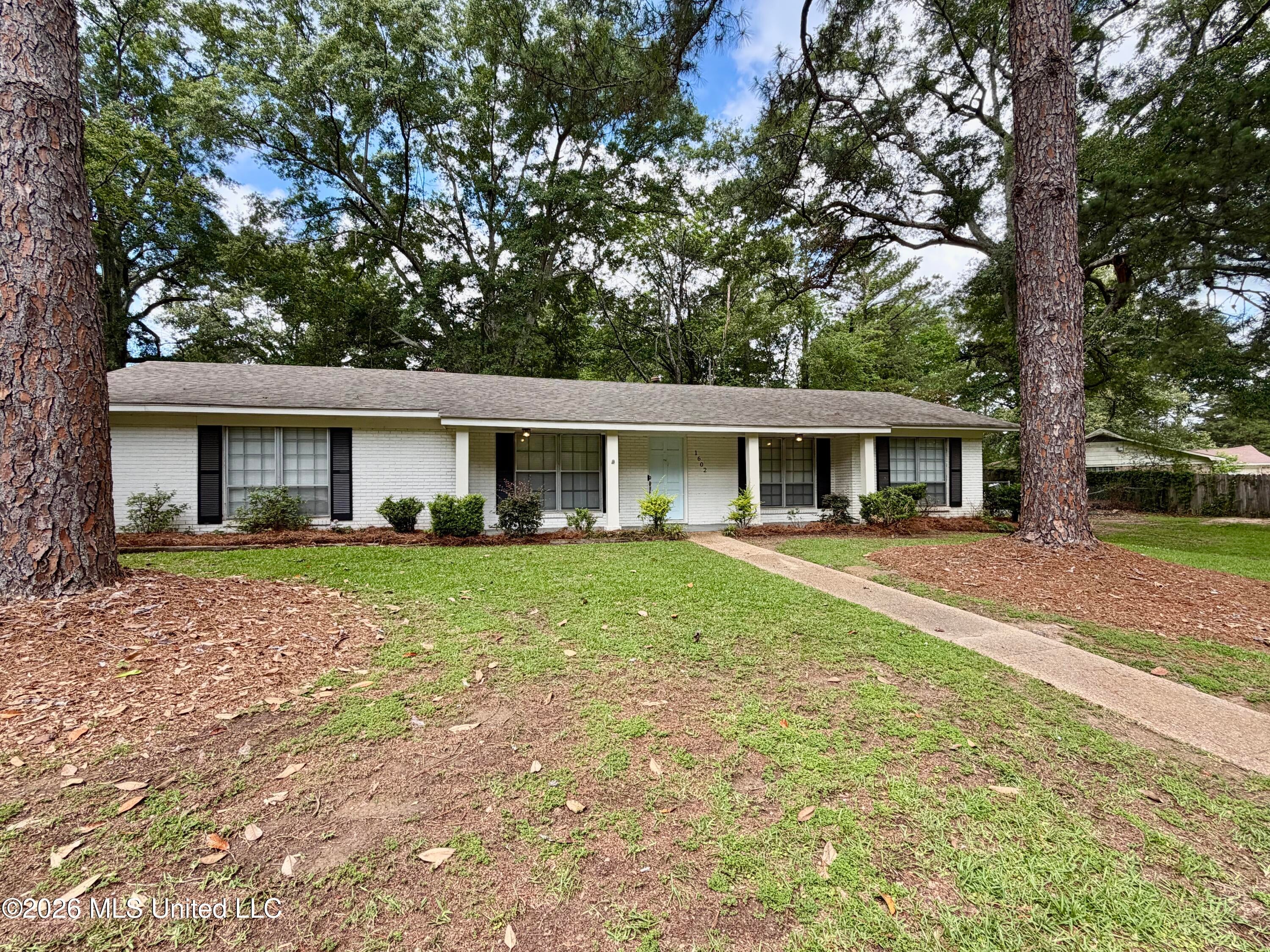 1602 Tanglewood Drive — photo