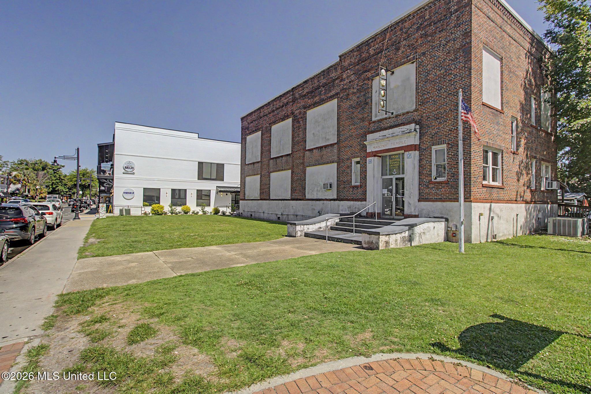 1102 Government Street — photo
