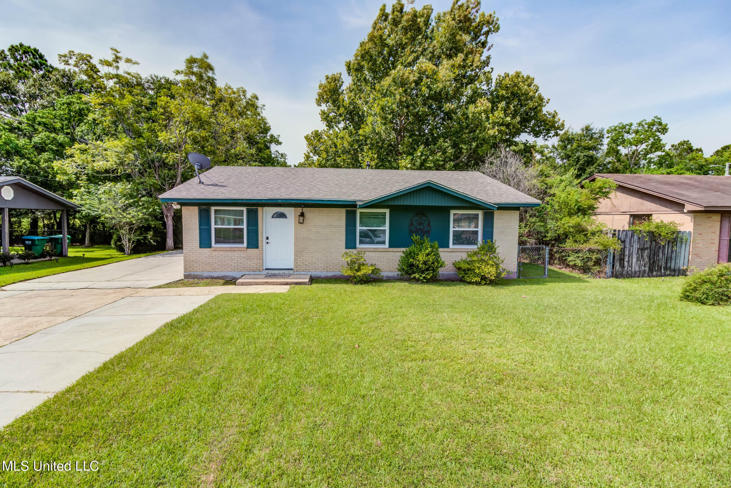 79 Holly Circle — photo