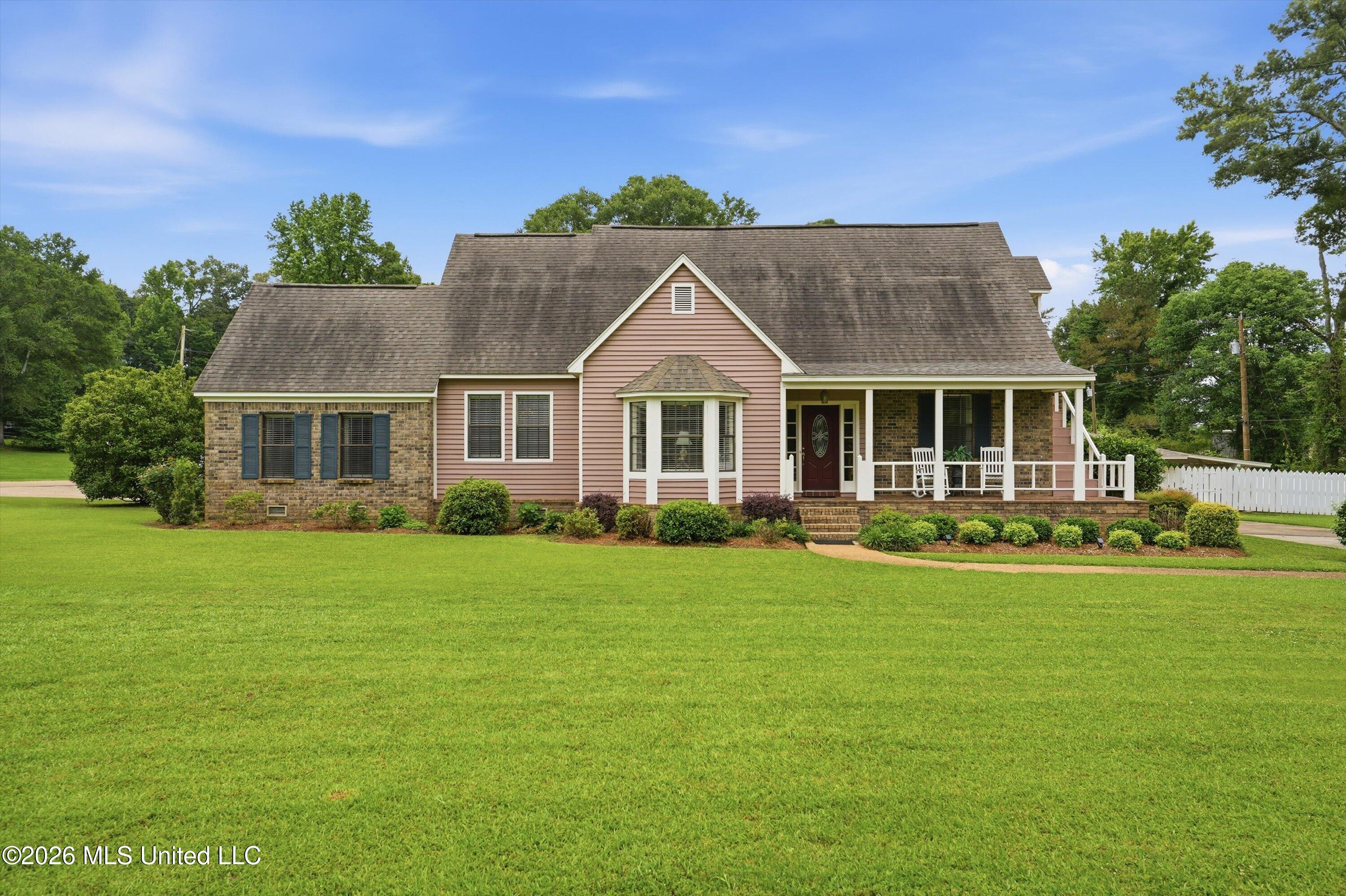 110 Shady Oaks Circle — photo