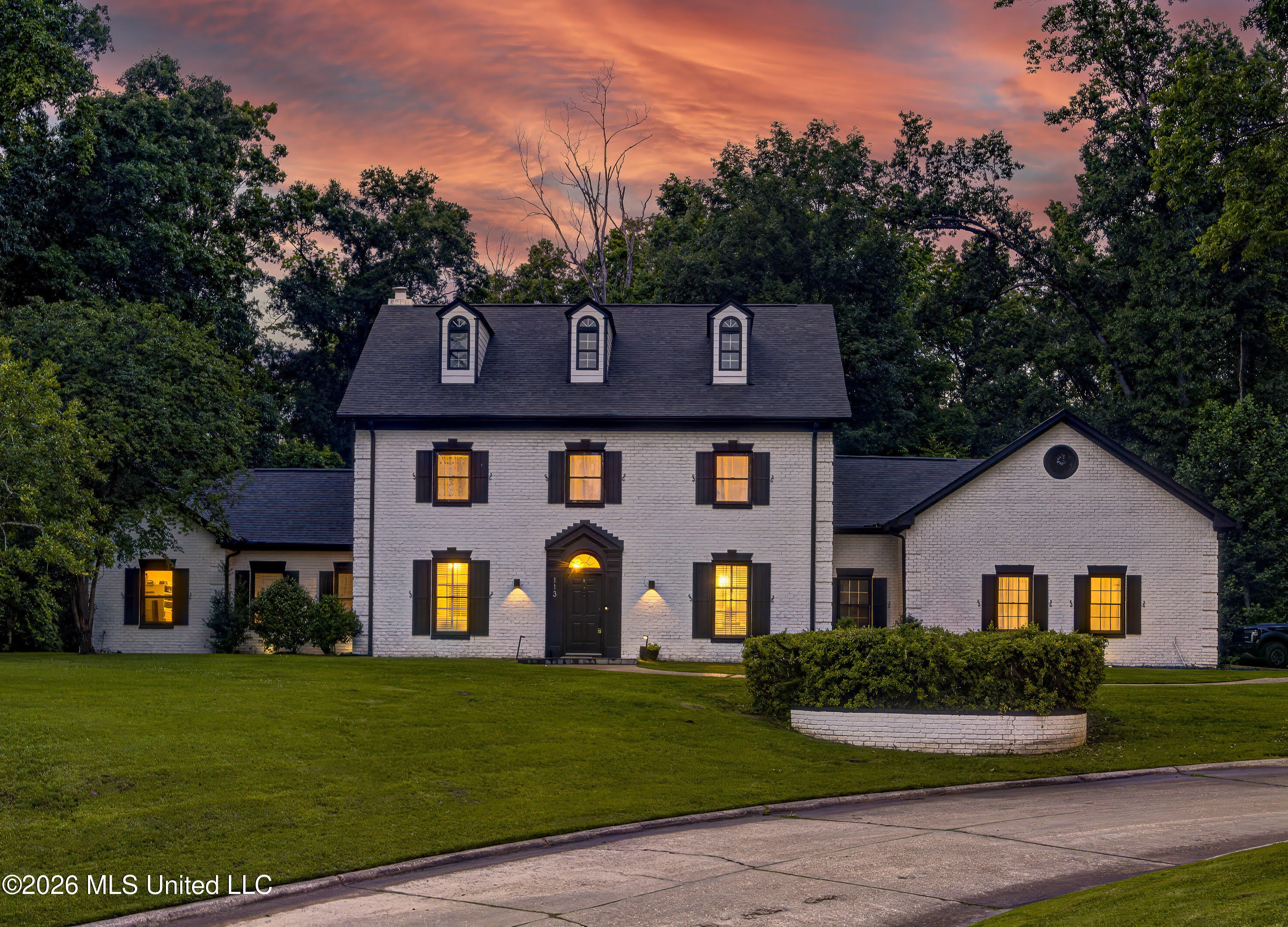 113 Woodstock Drive — photo