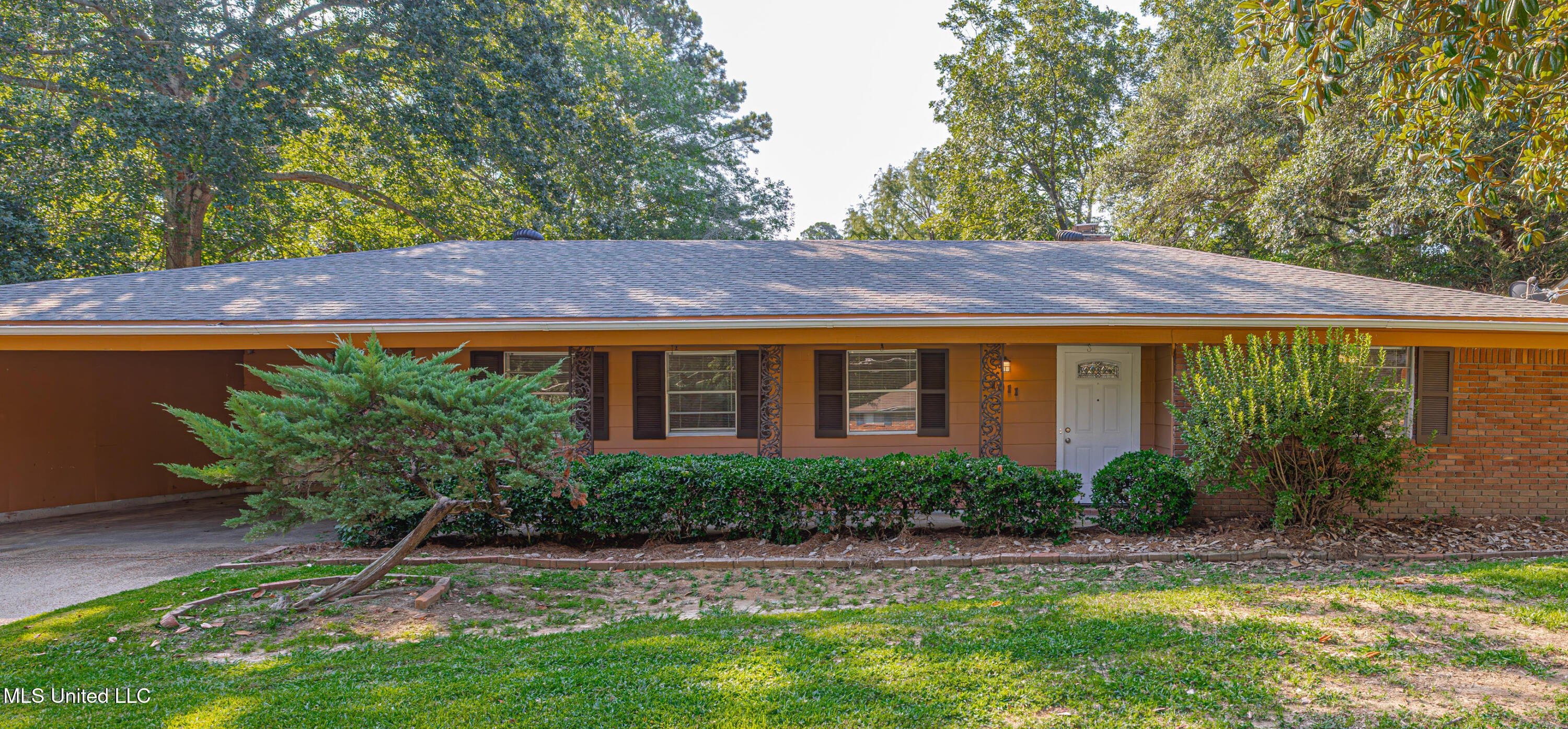 1011 Laurelwood Drive — photo