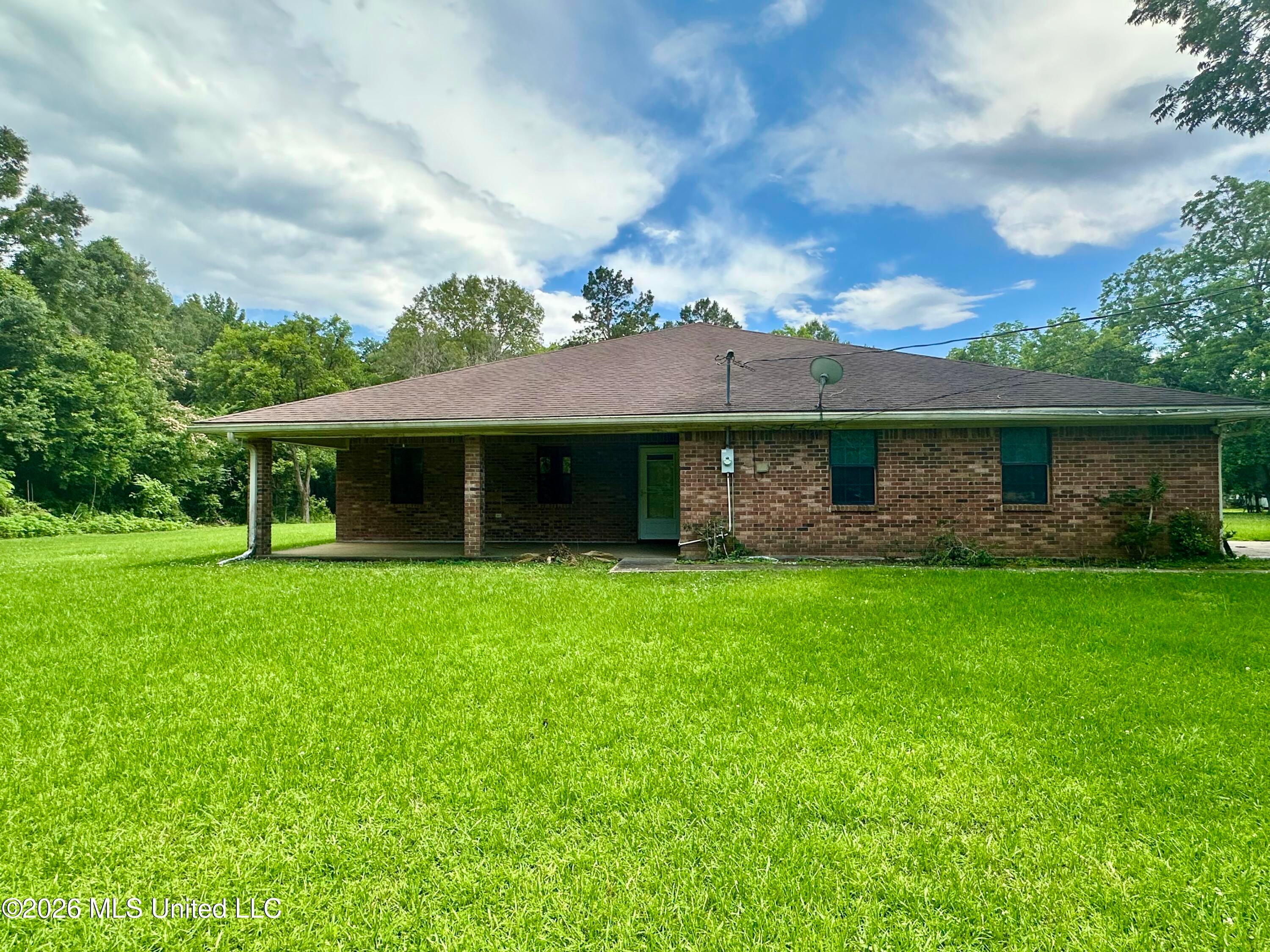 108 Broadmoor Drive — photo