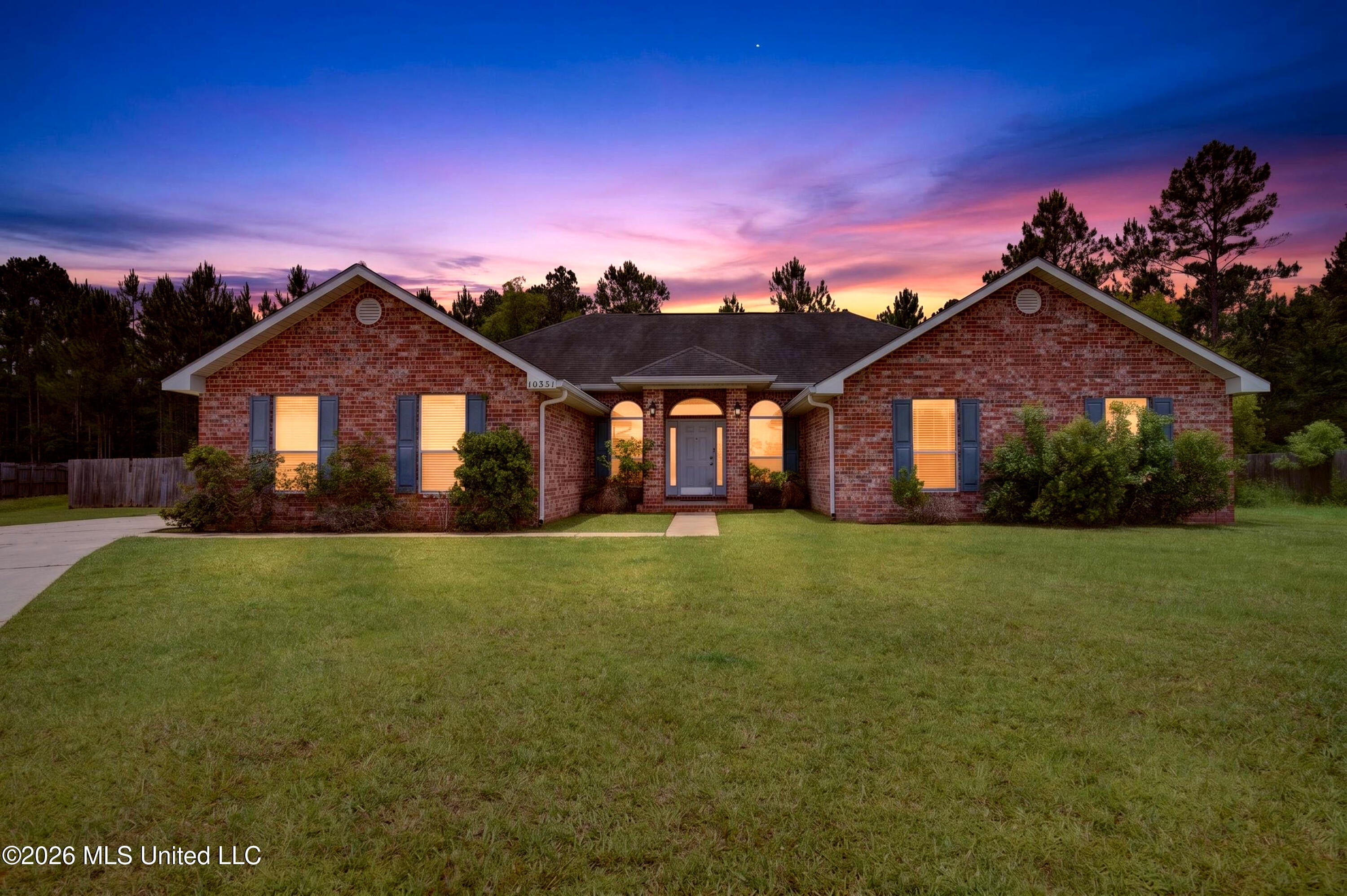 10331 Maple Cove — photo