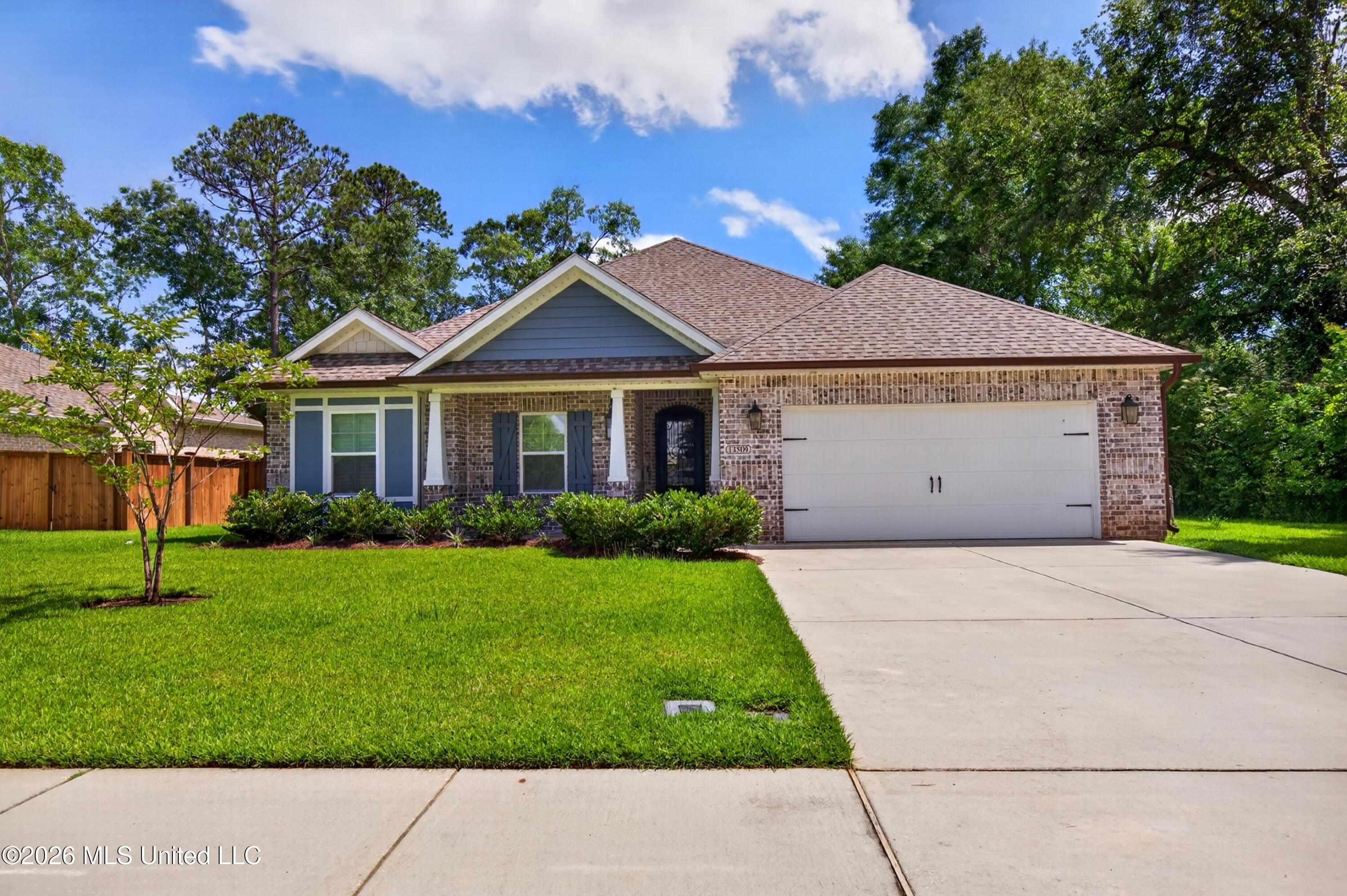 13509 Evergreen Drive — photo