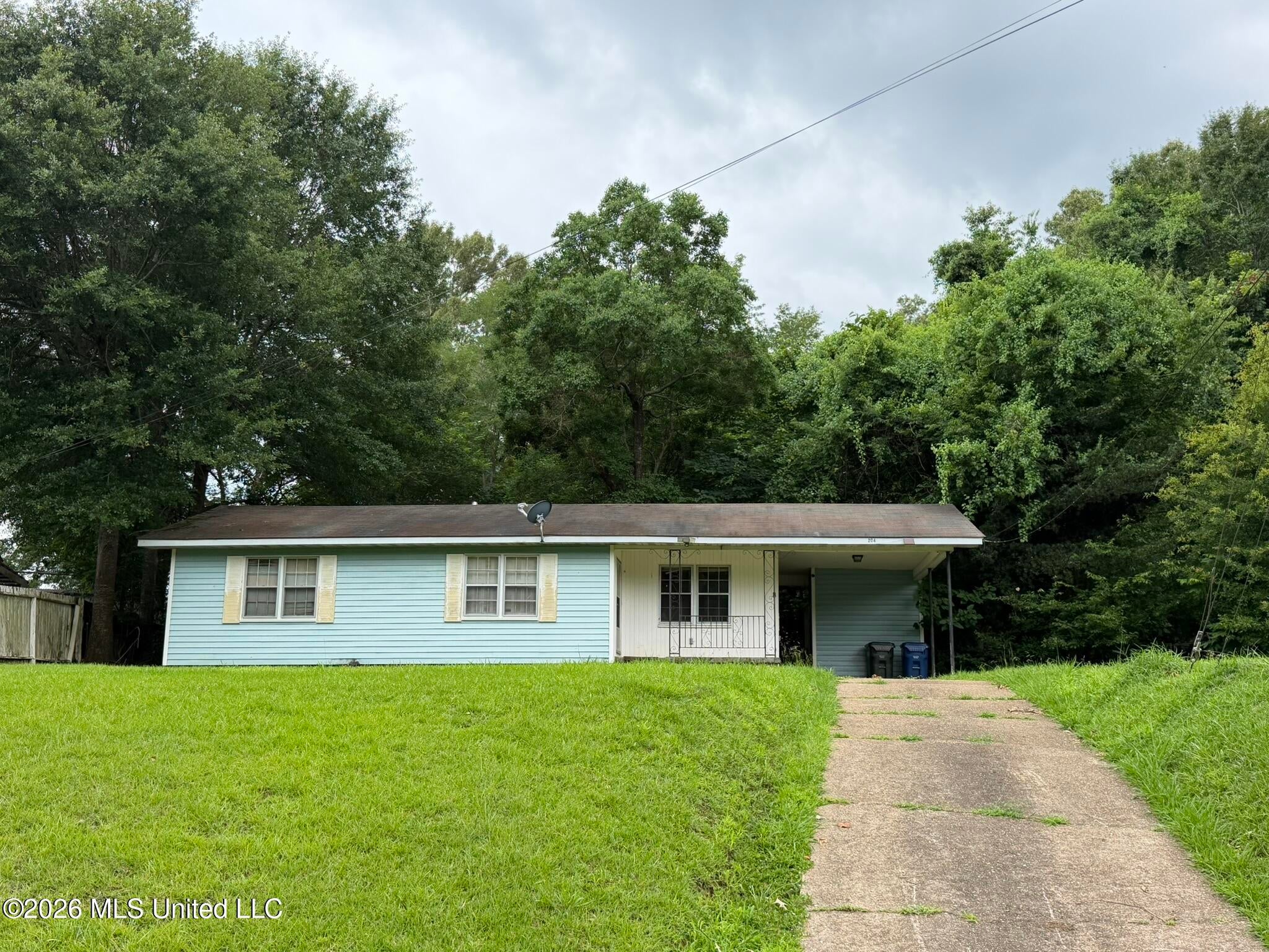 204 Holly Drive — photo
