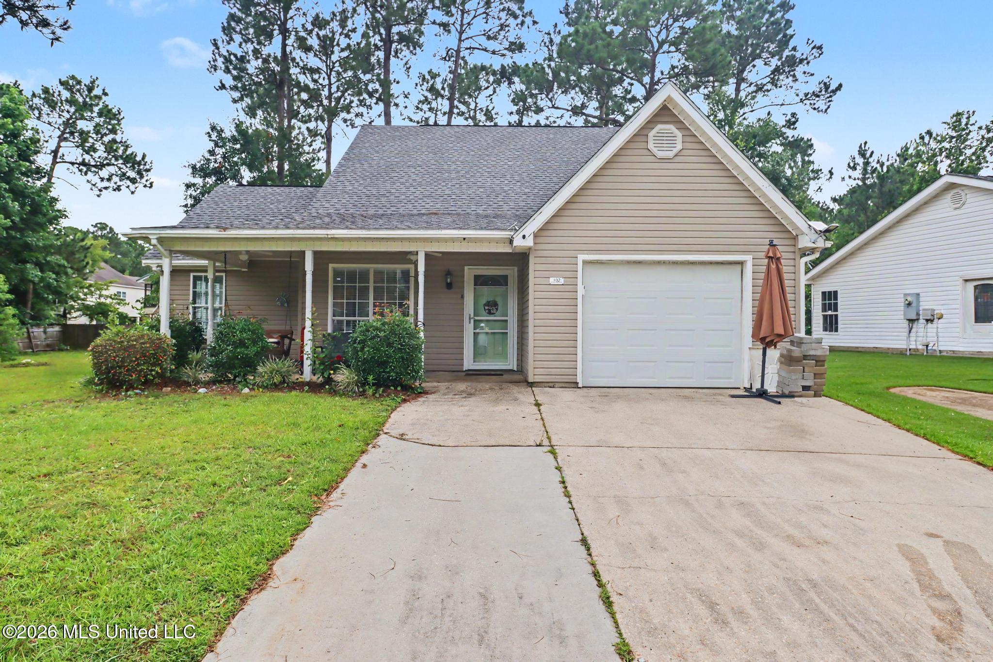 492 Royal Oak Drive — photo