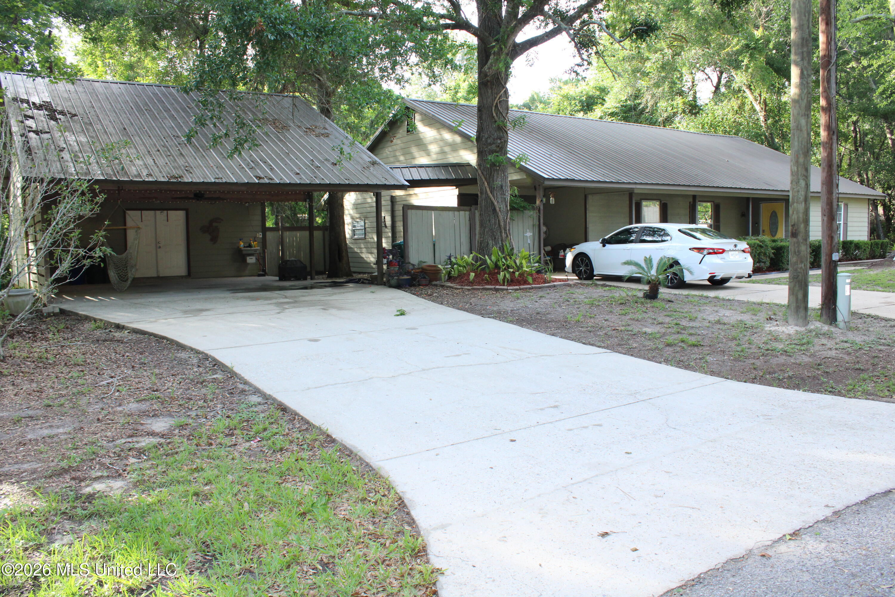 1533 Albacore Lane — photo