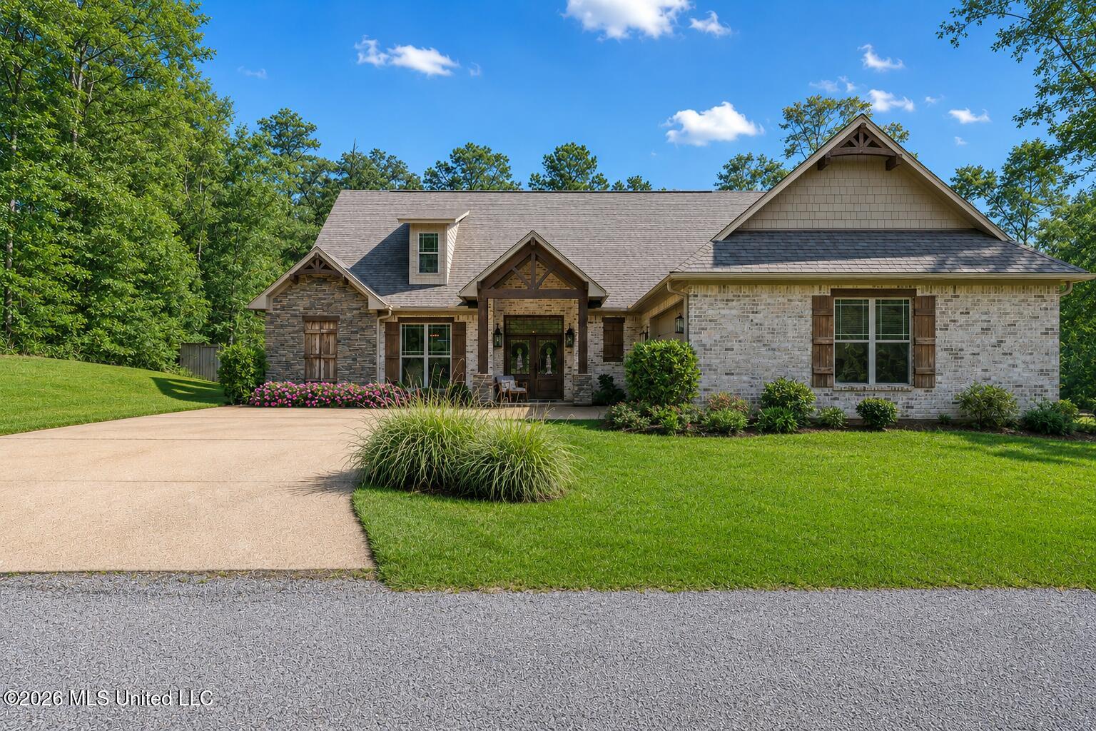 112 Laurelwood Trail — photo
