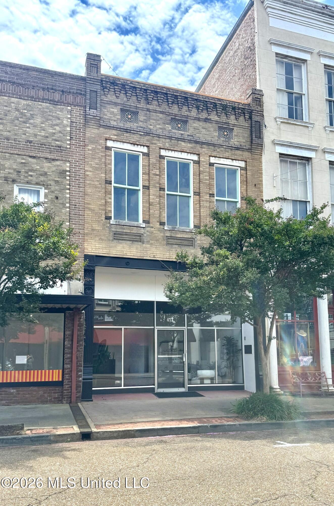 412 Main Street — photo