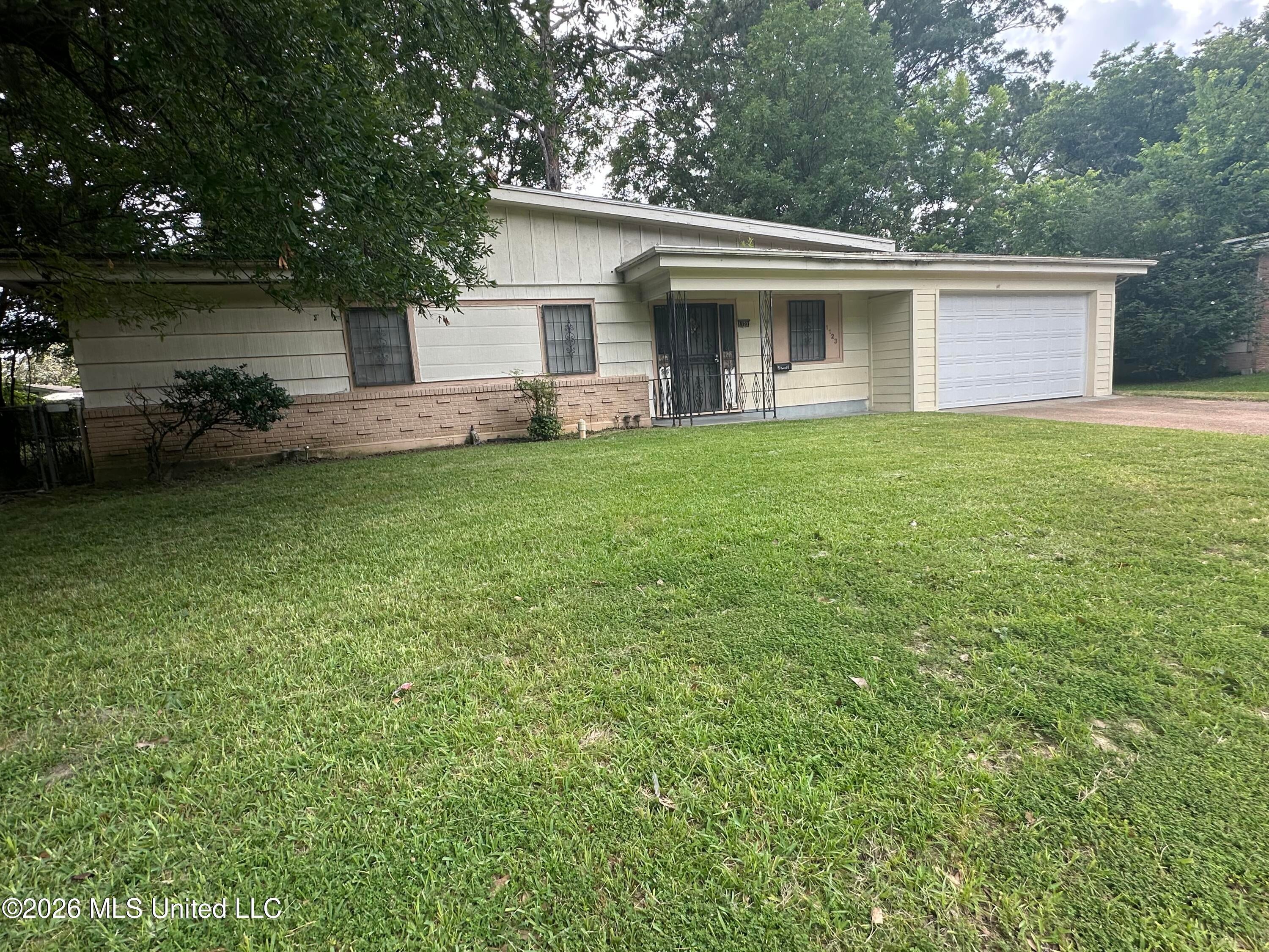 1123 Bobby Rush Boulevard — photo