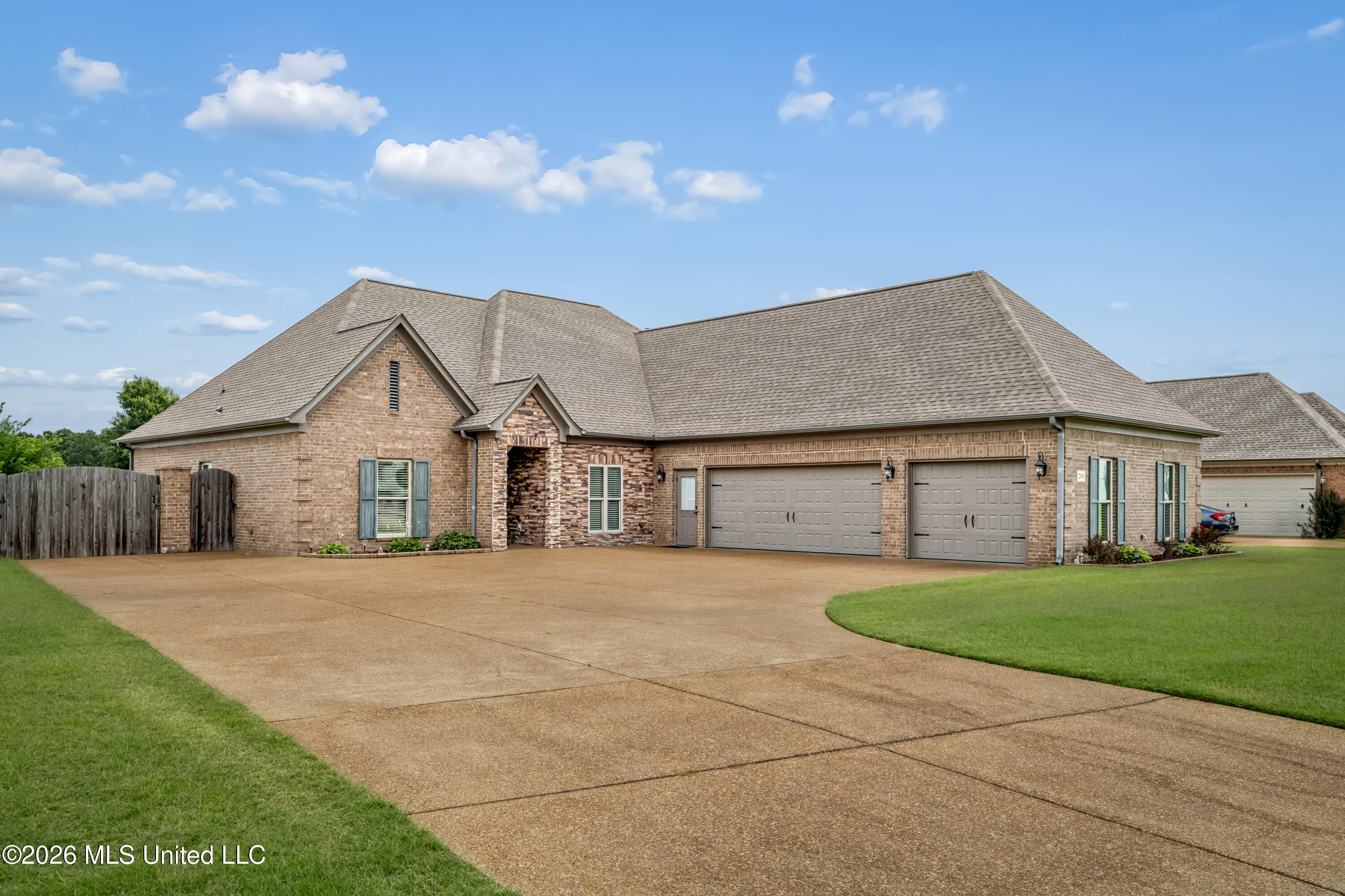 2190 Redbud Cove — photo