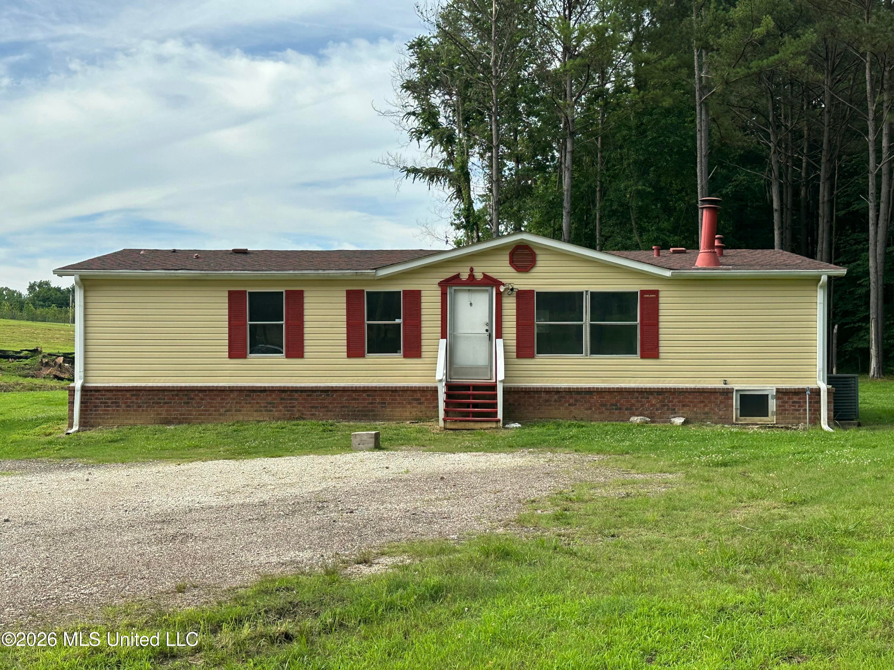 552 Bennett Circle — photo