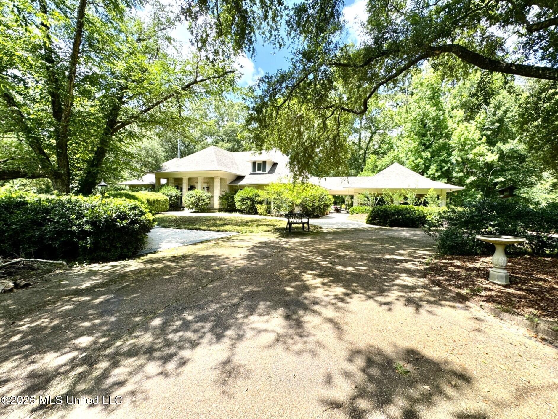 35 Scotland Drive — photo