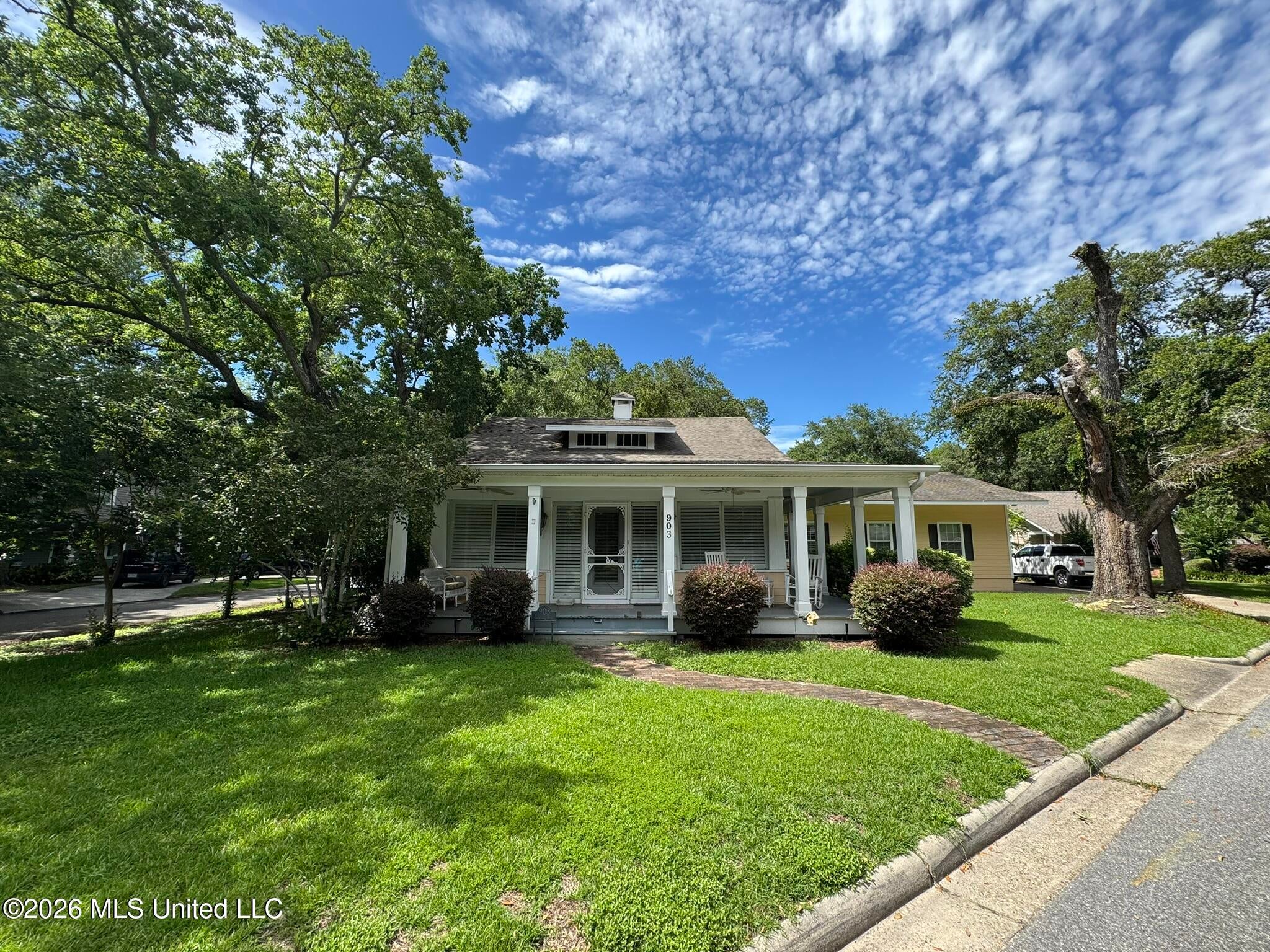 903 Columbus Drive — photo