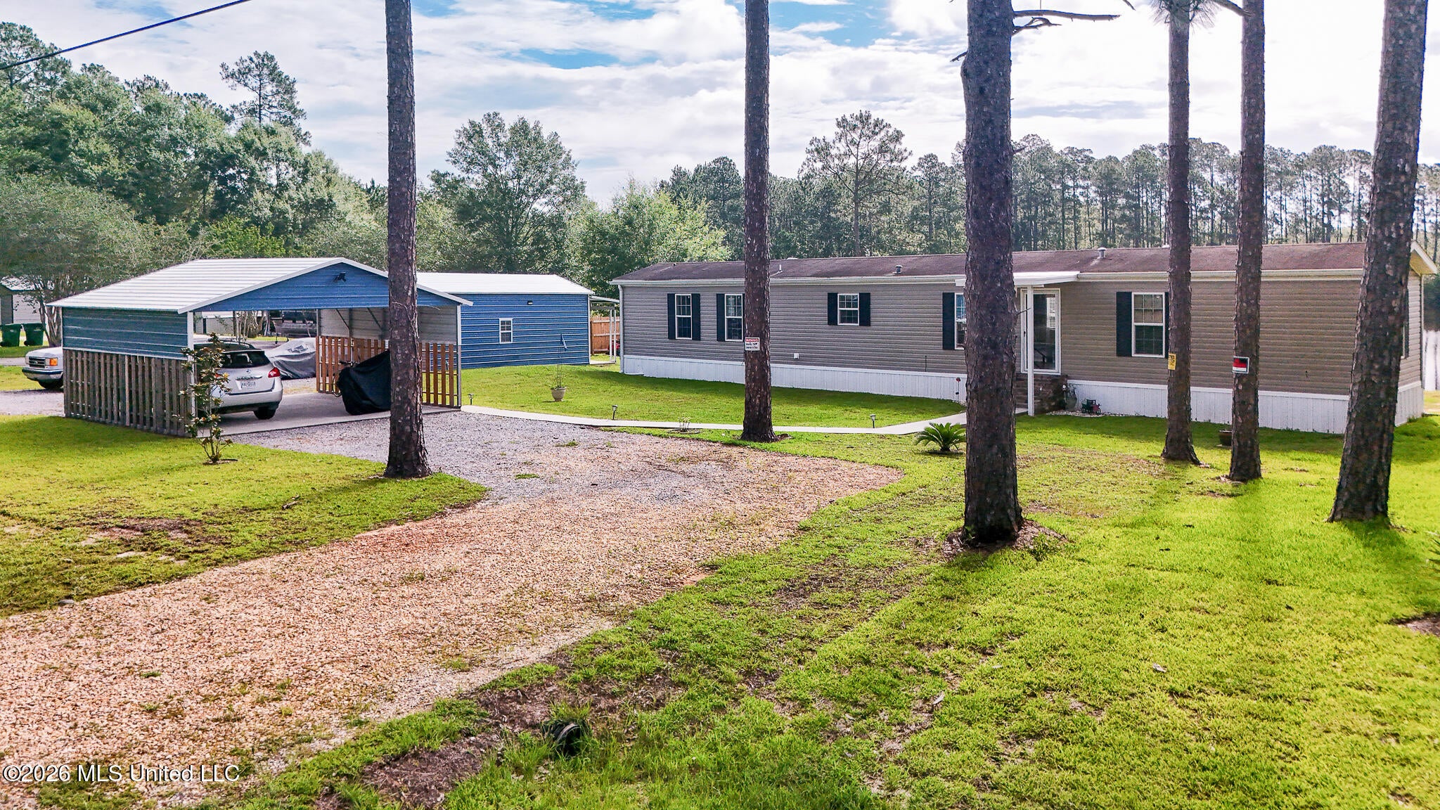 7170 Lake Drive — photo