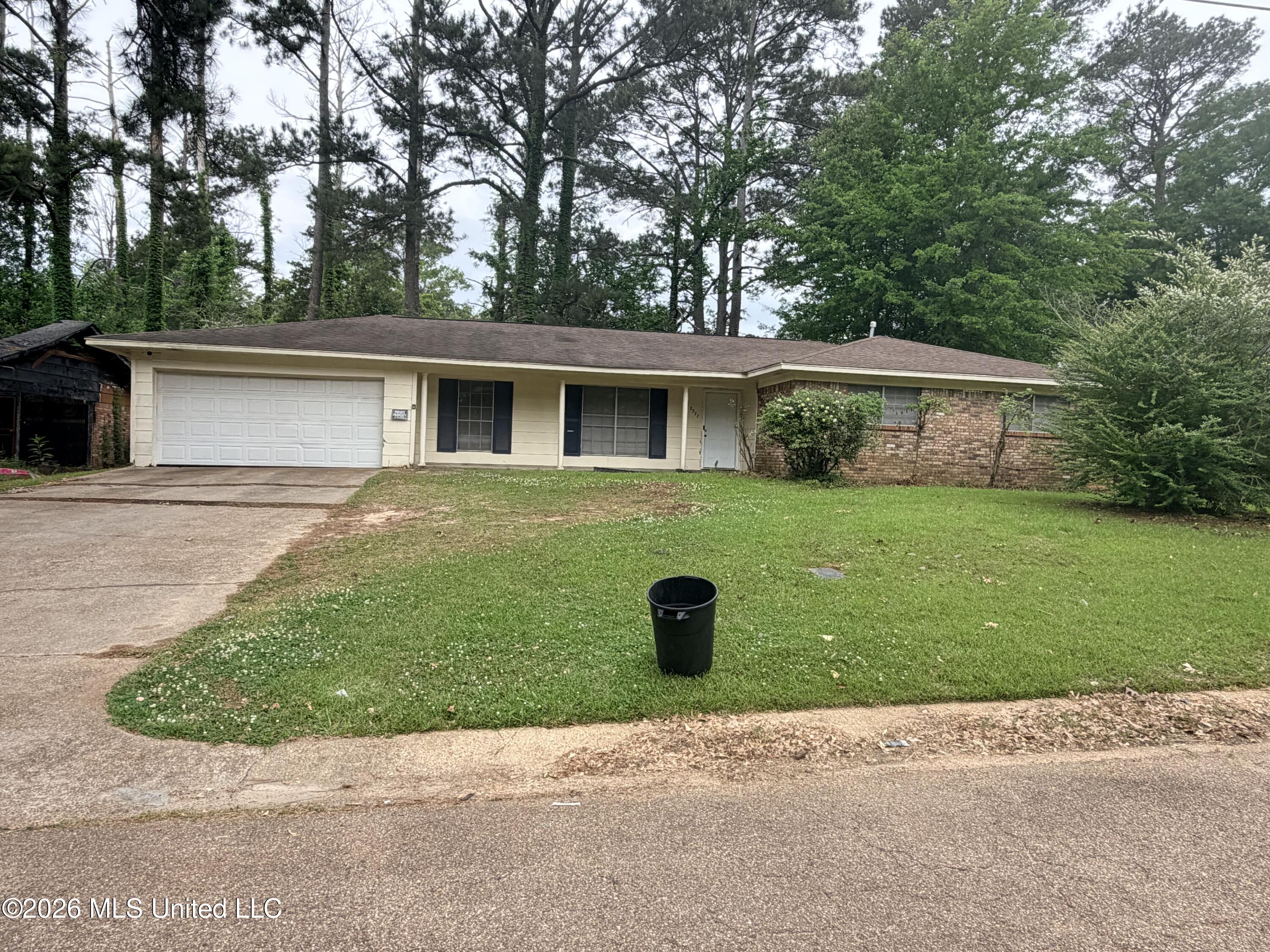 2377 Breckinridge Road — photo