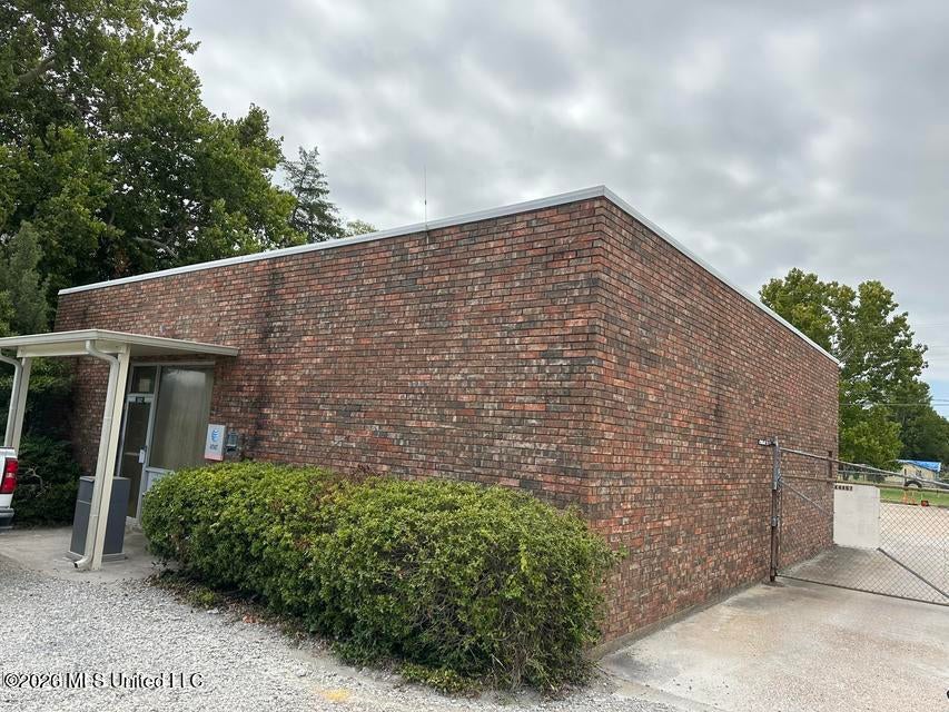 502 Mickey Gilley Avenue — photo