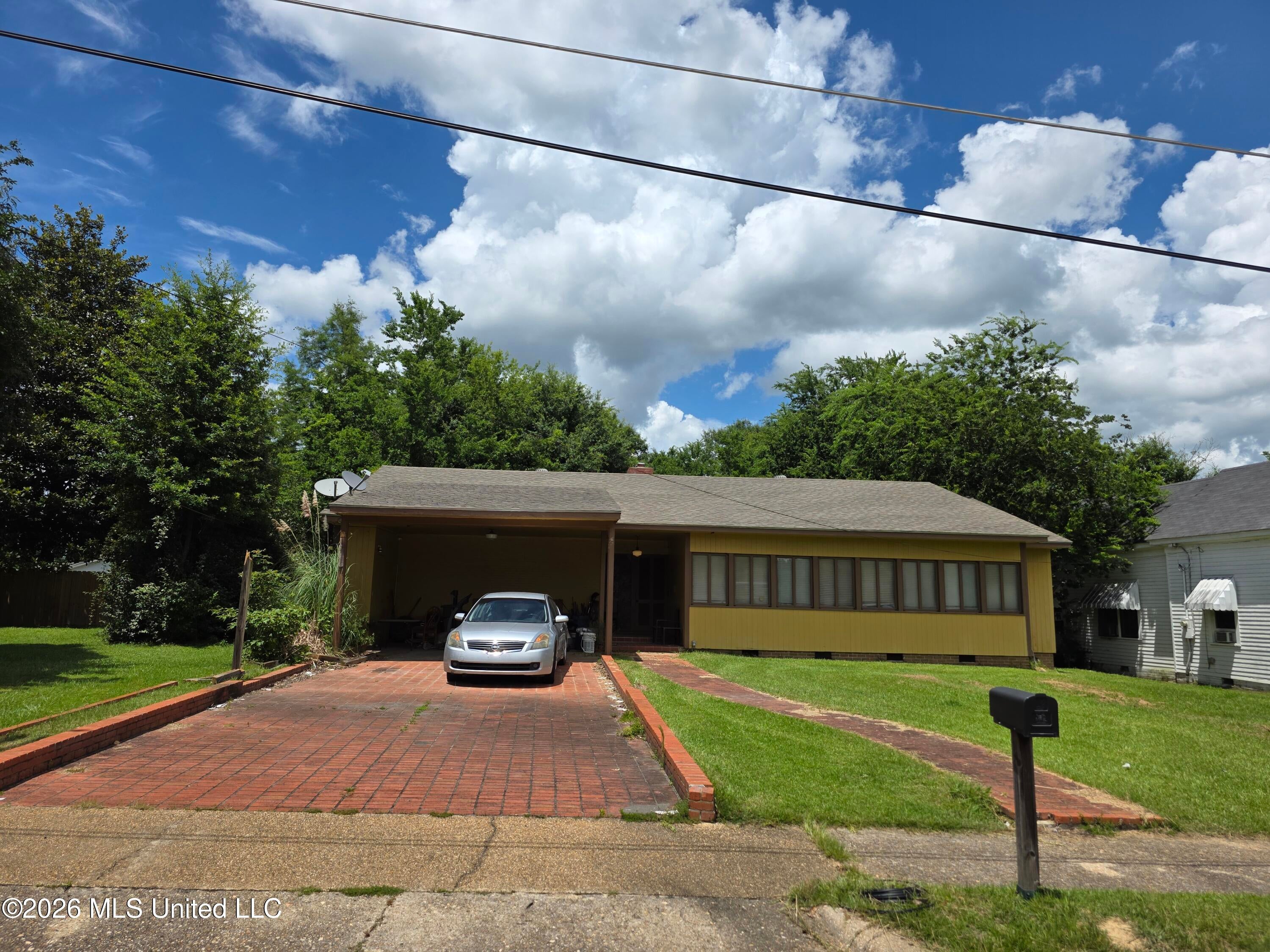 630 W Minnesota Avenue — photo
