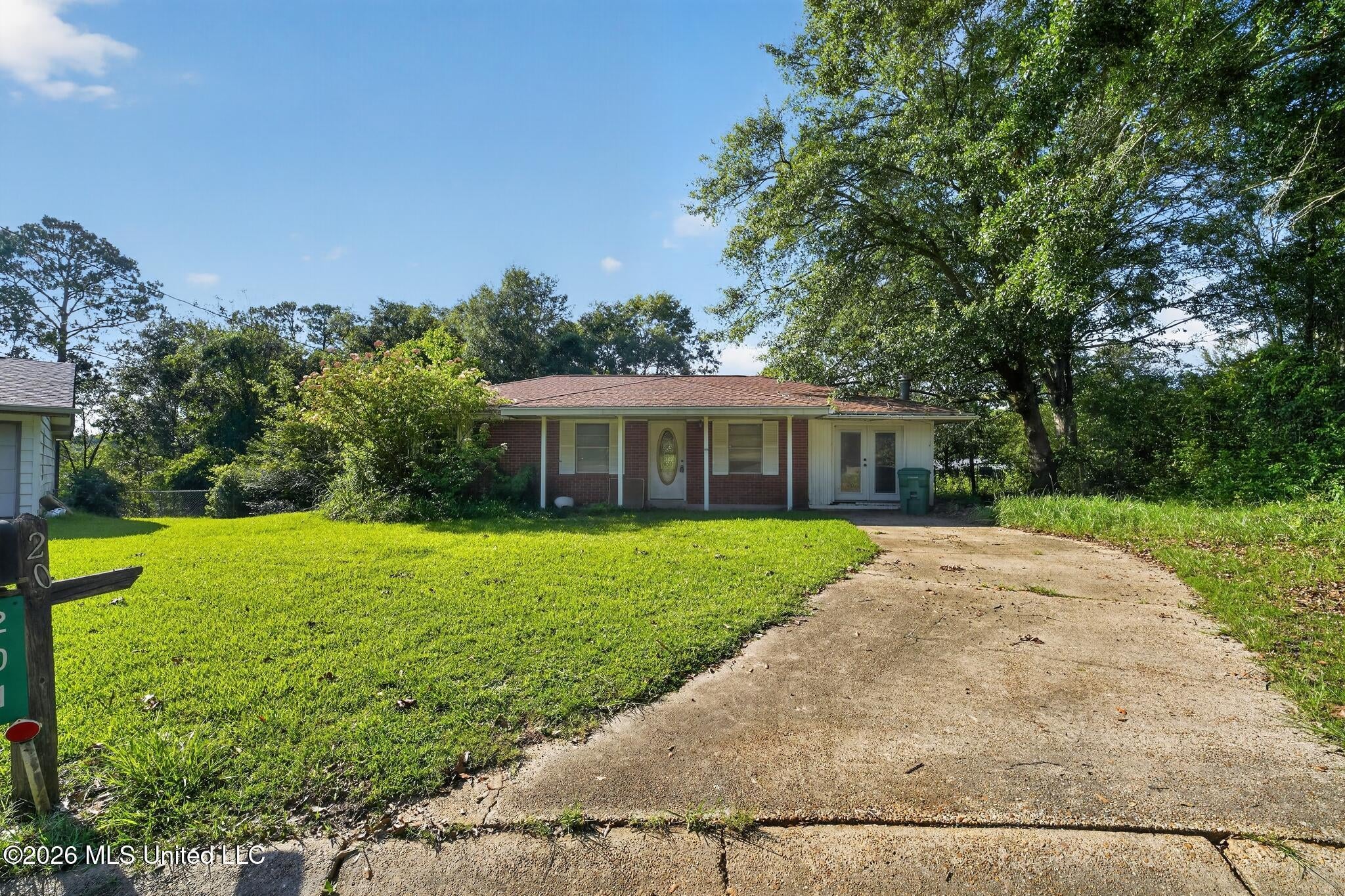 201 Fore Circle — photo