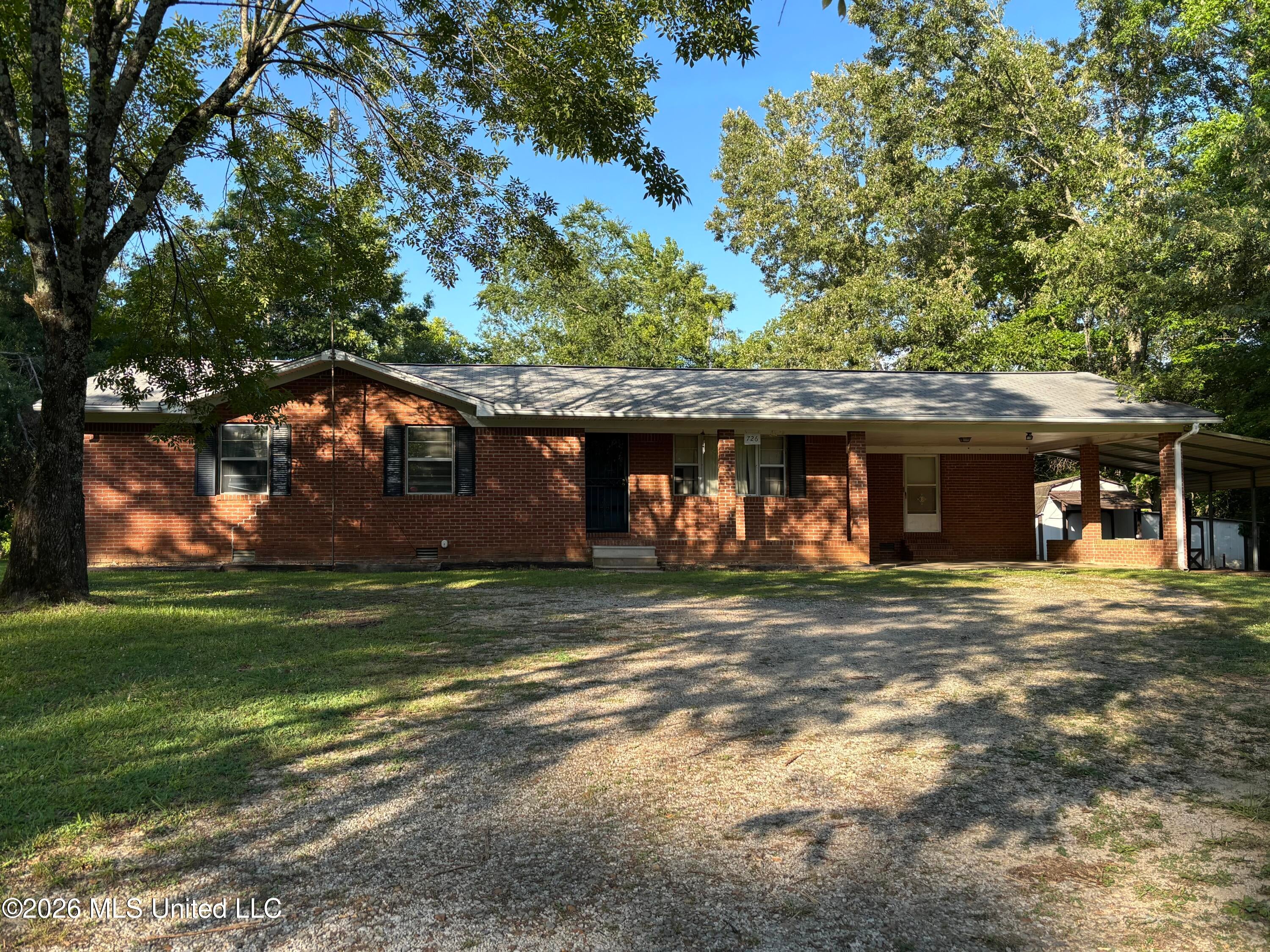 726 W Cooper Street — photo