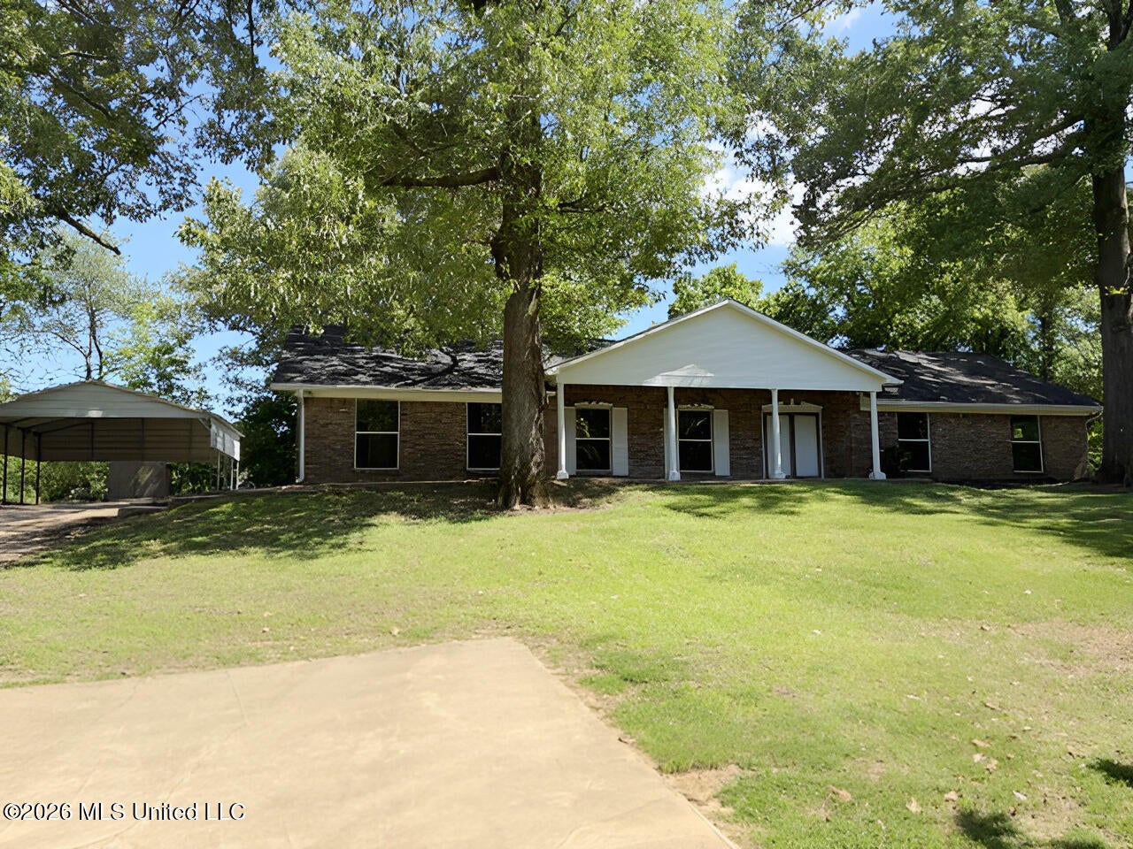 910 Newitt Vick Drive — photo