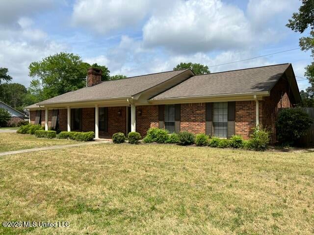 304 Shadowood Lane — photo
