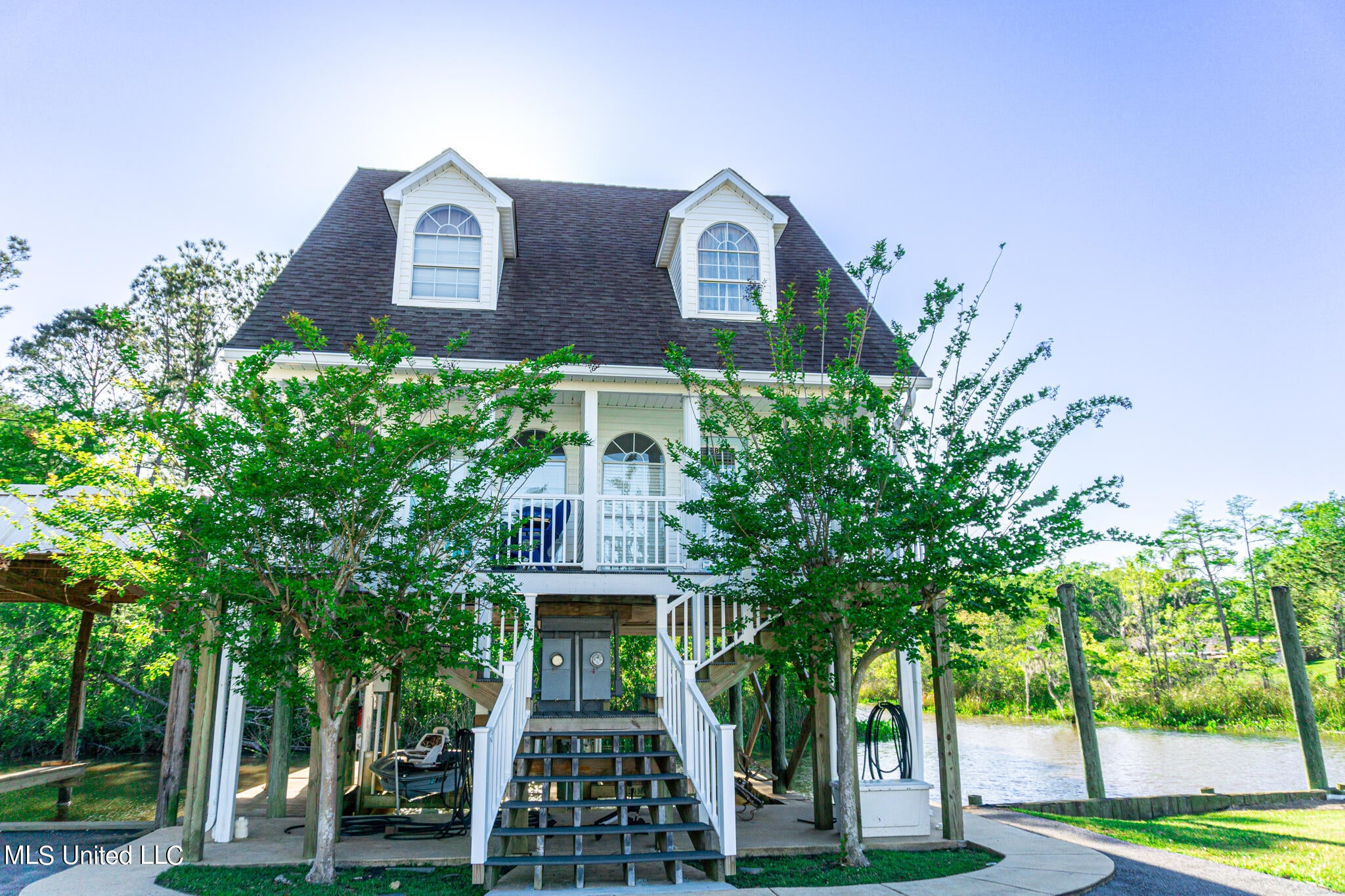 1102 Stanfield Point Road — photo
