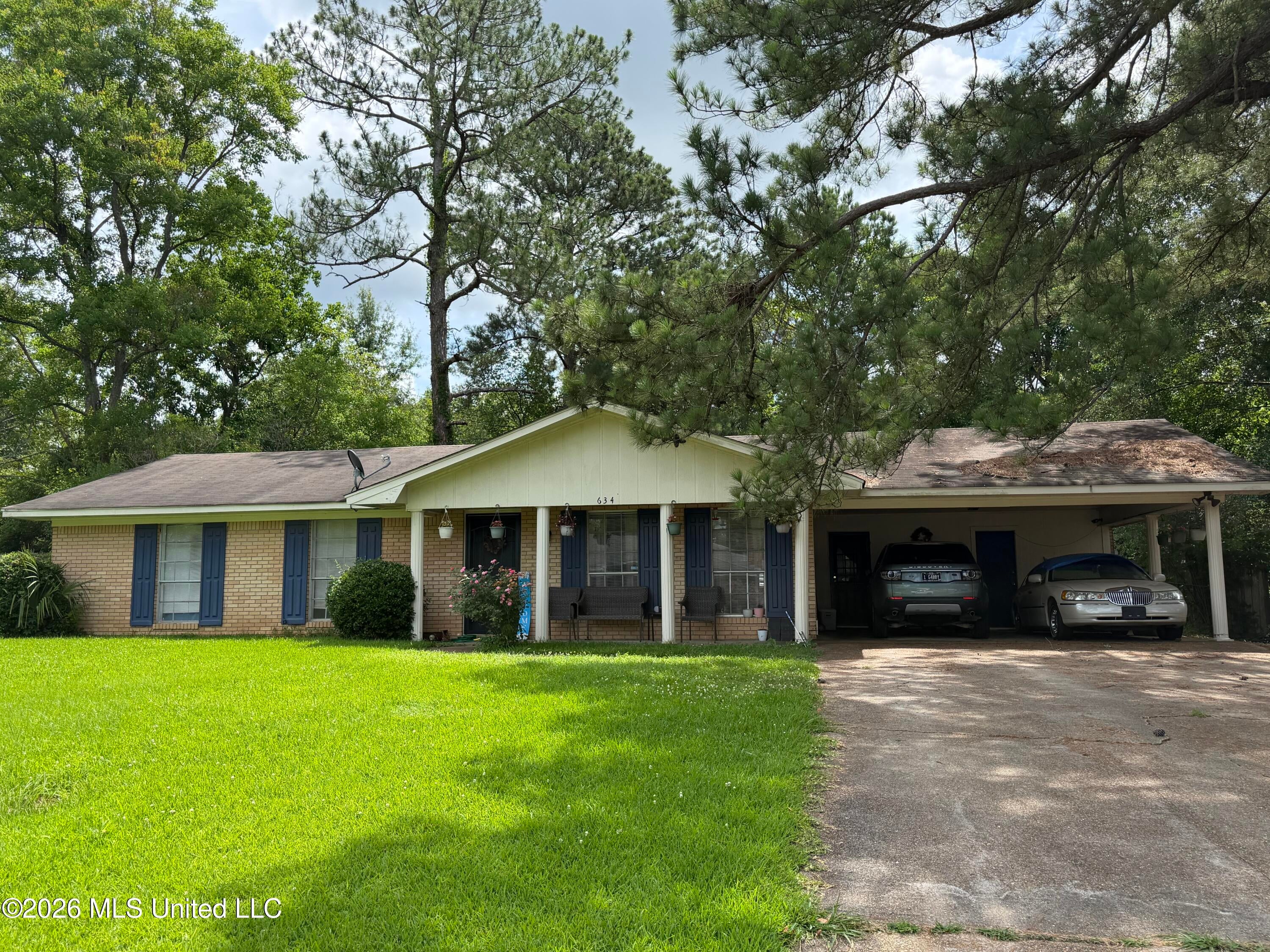 634 Pine Lane — photo