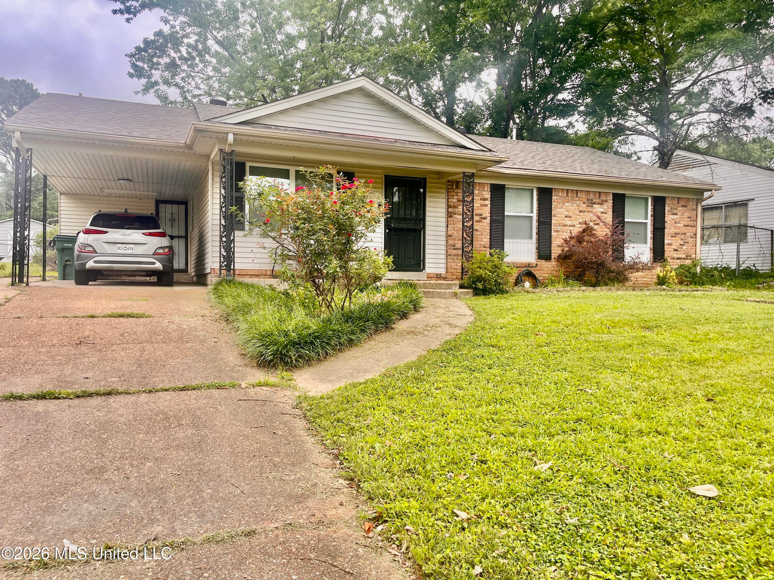 1626 Hickory Drive — photo