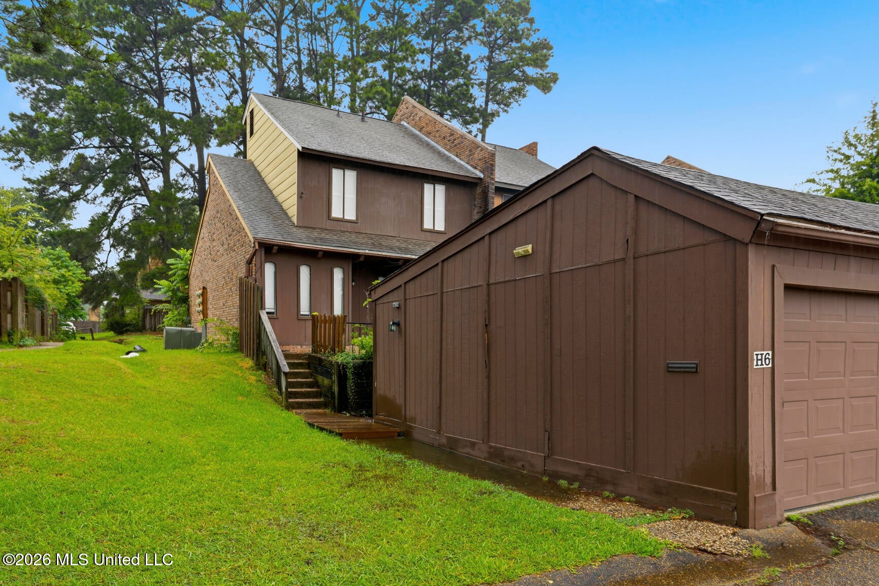 1255 E County Line Road — photo