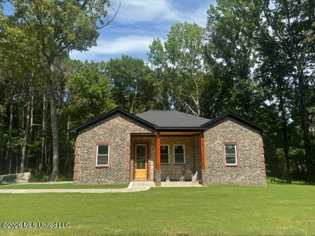 350 Taska Road — photo